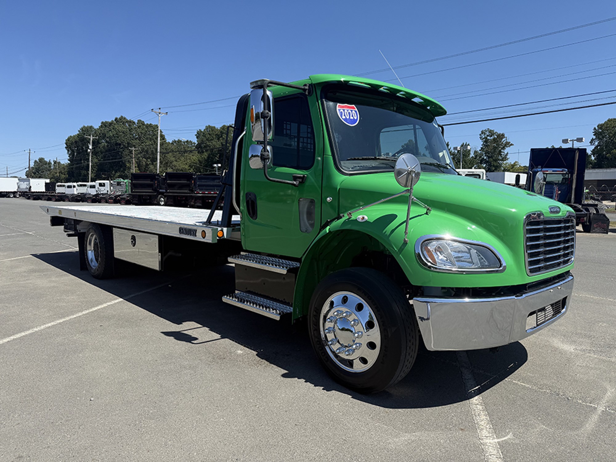 2020 Freightliner M2 - image 2 of 6