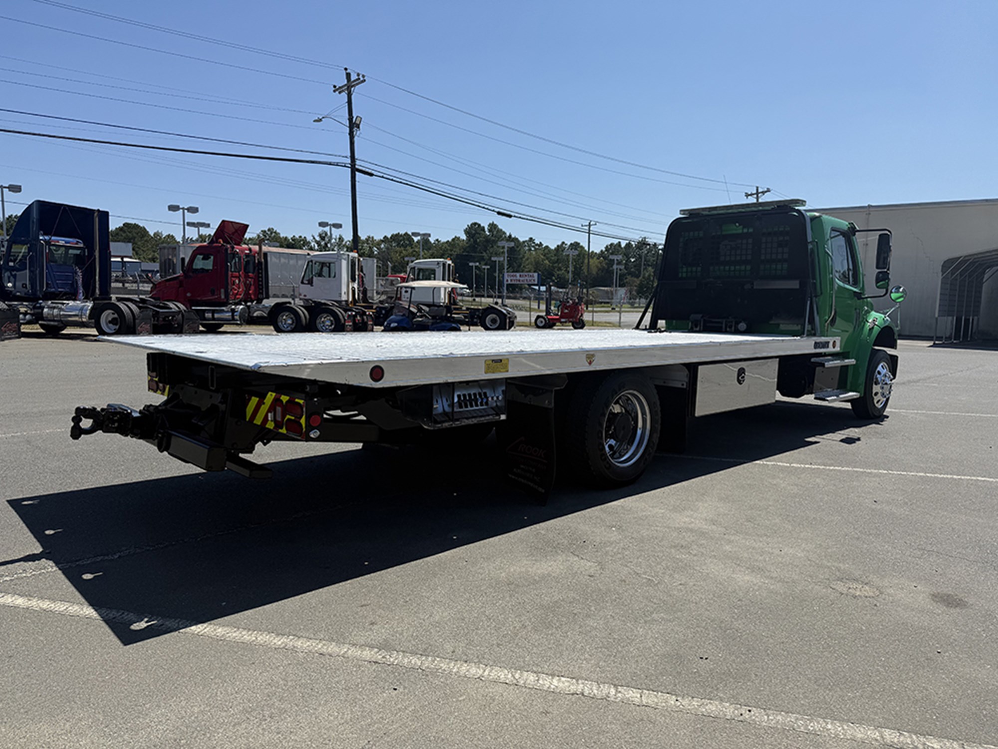 2020 Freightliner M2 - image 4 of 6
