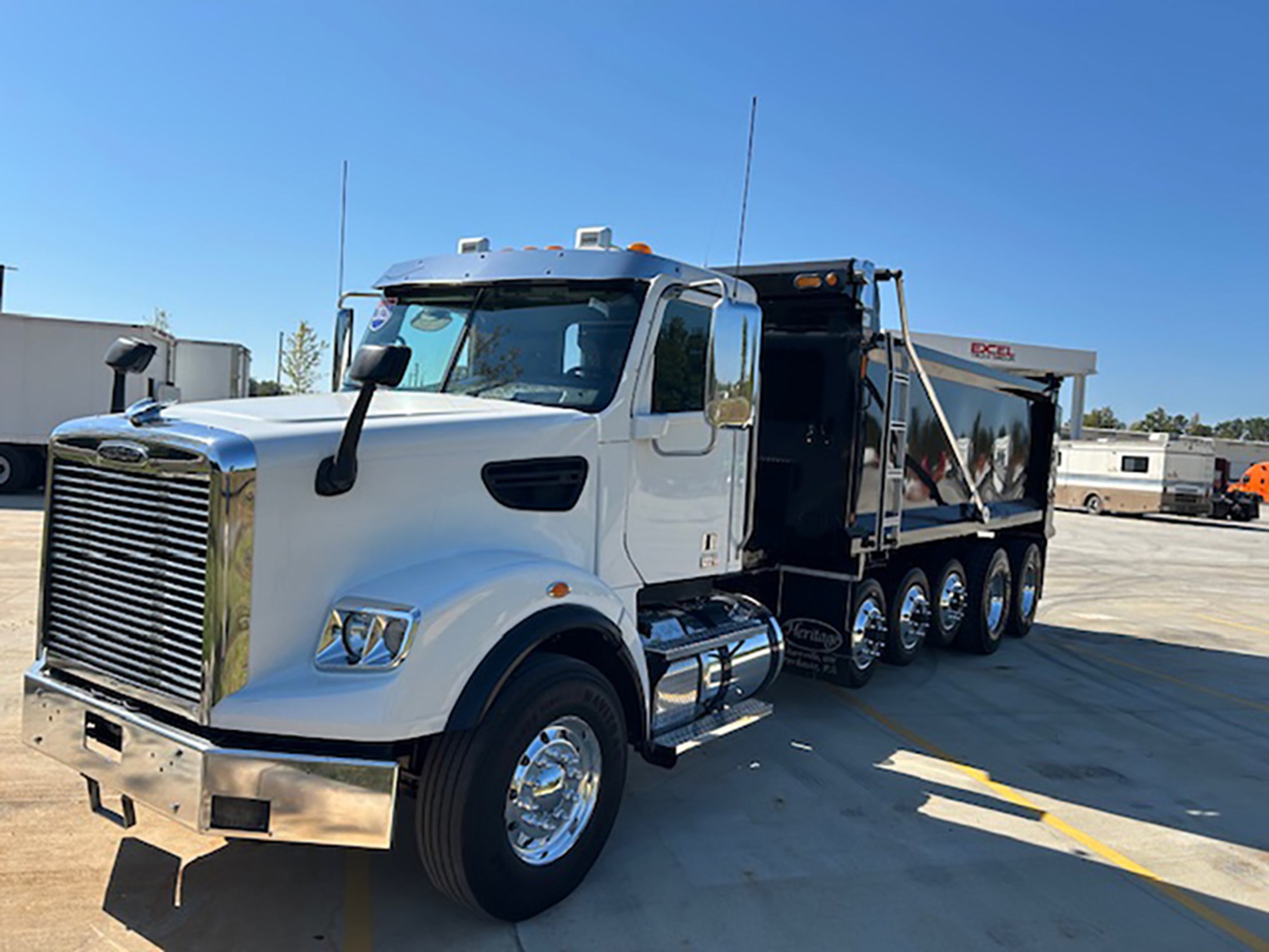 2023 Freightliner 122SD - image 1 of 6