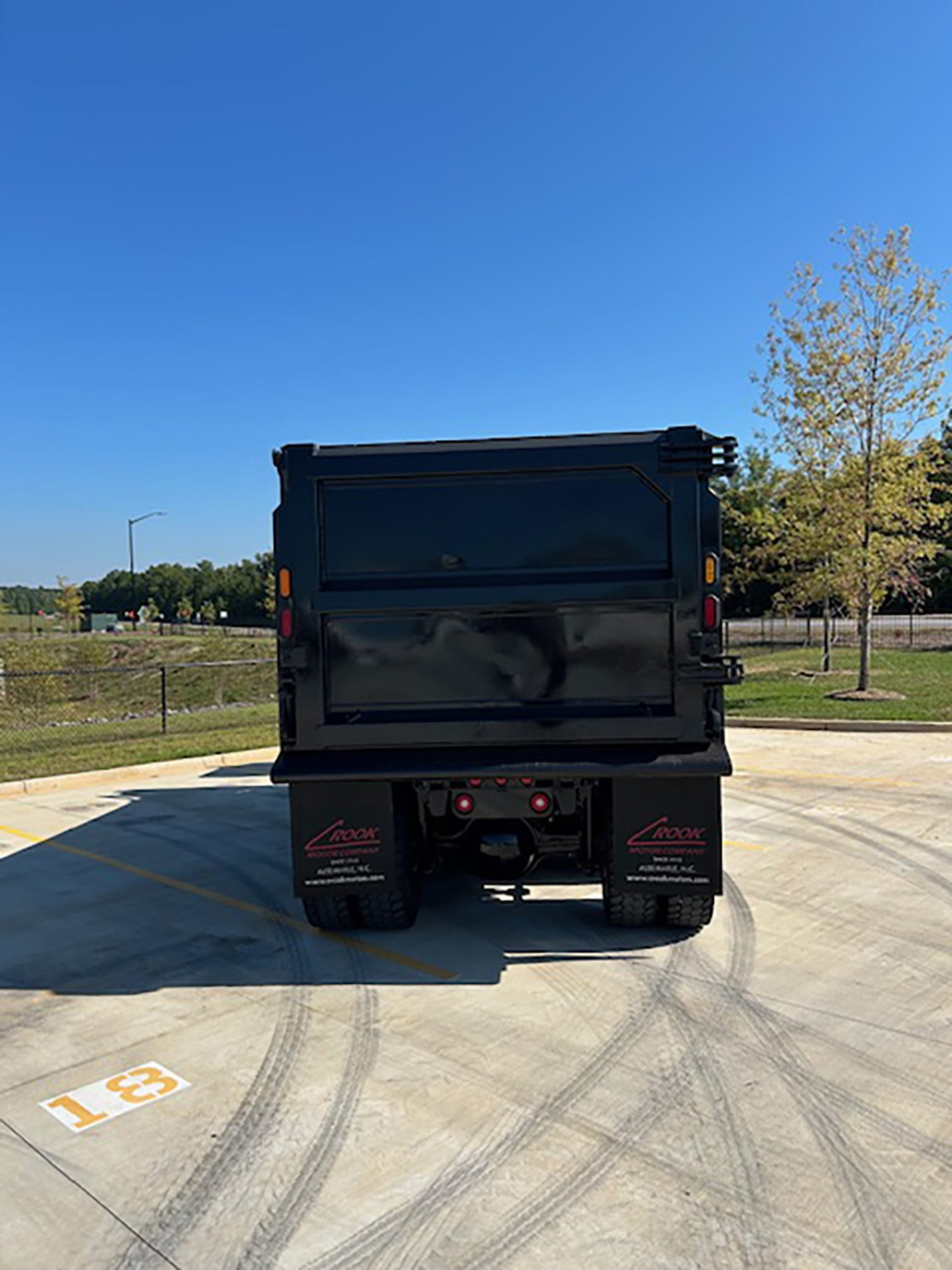 2023 Freightliner 122SD - image 5 of 6