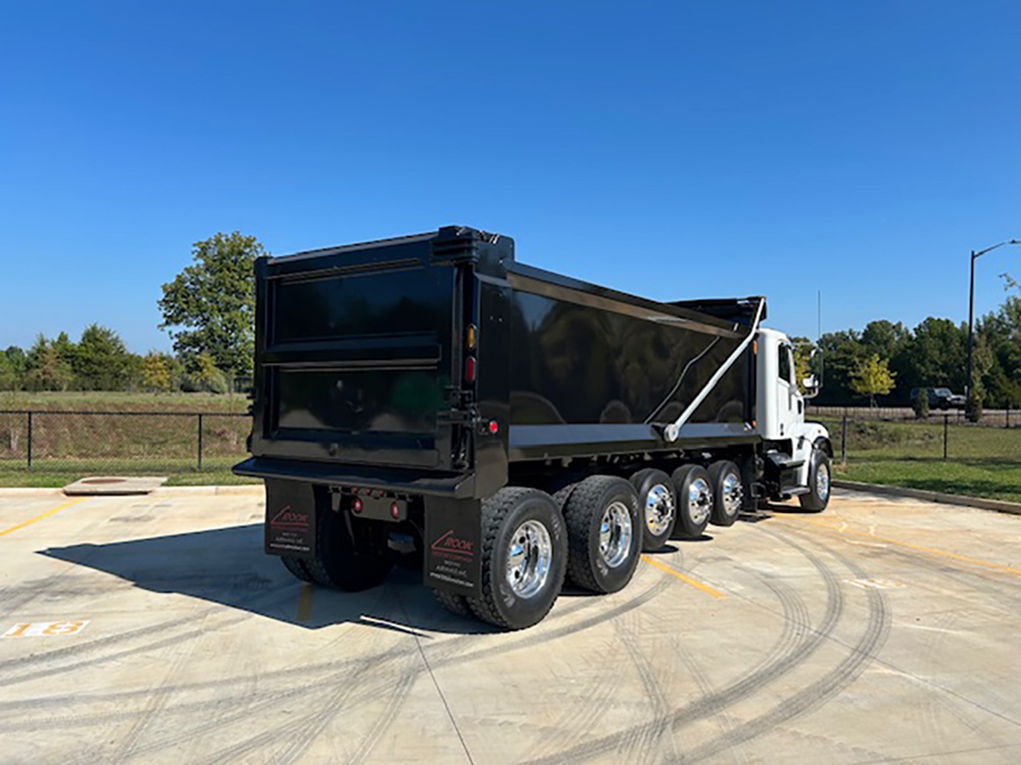 2023 Freightliner 122SD - image 6 of 6
