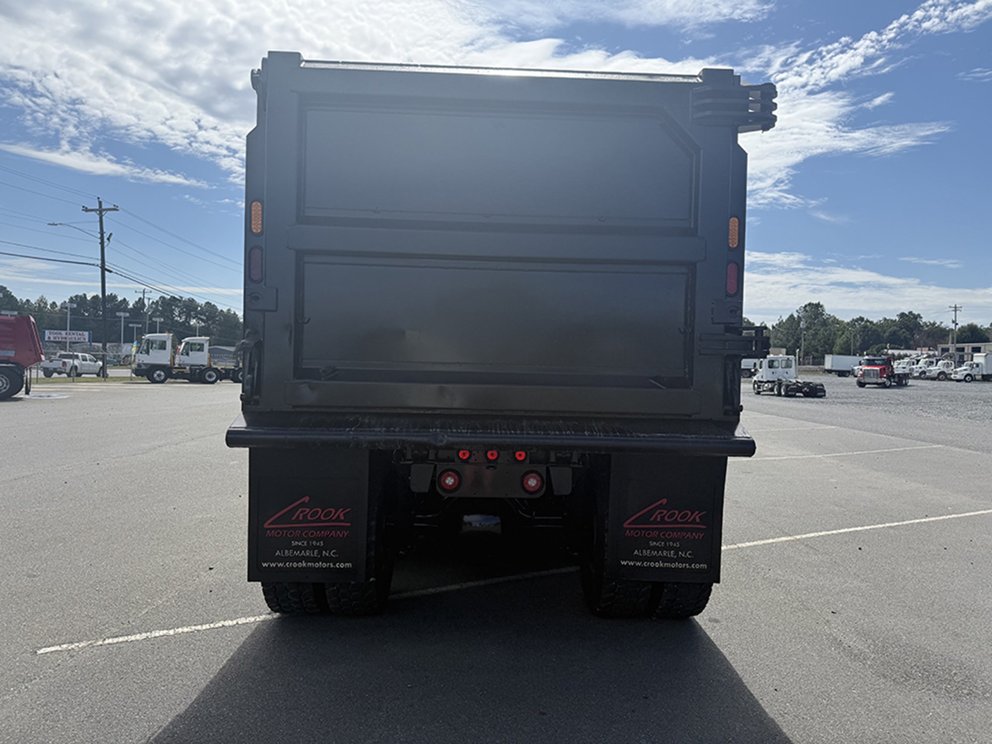 2023 Freightliner 122SD - image 5 of 6