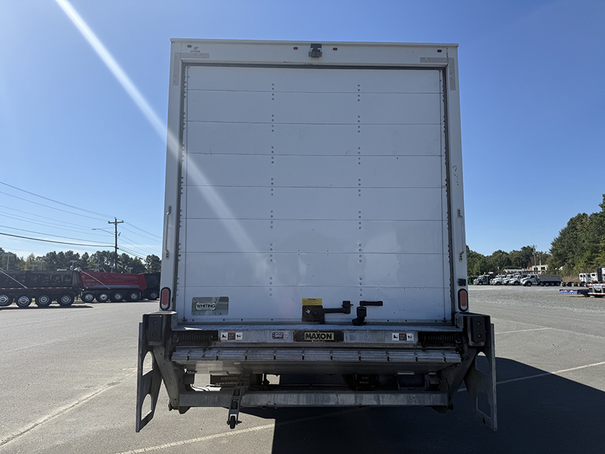 2019 Kenworth T370 - image 5 of 6