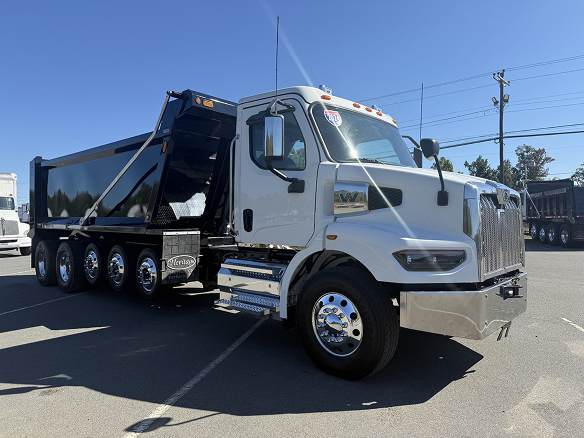2024 Western Star 47X - image 2 of 6