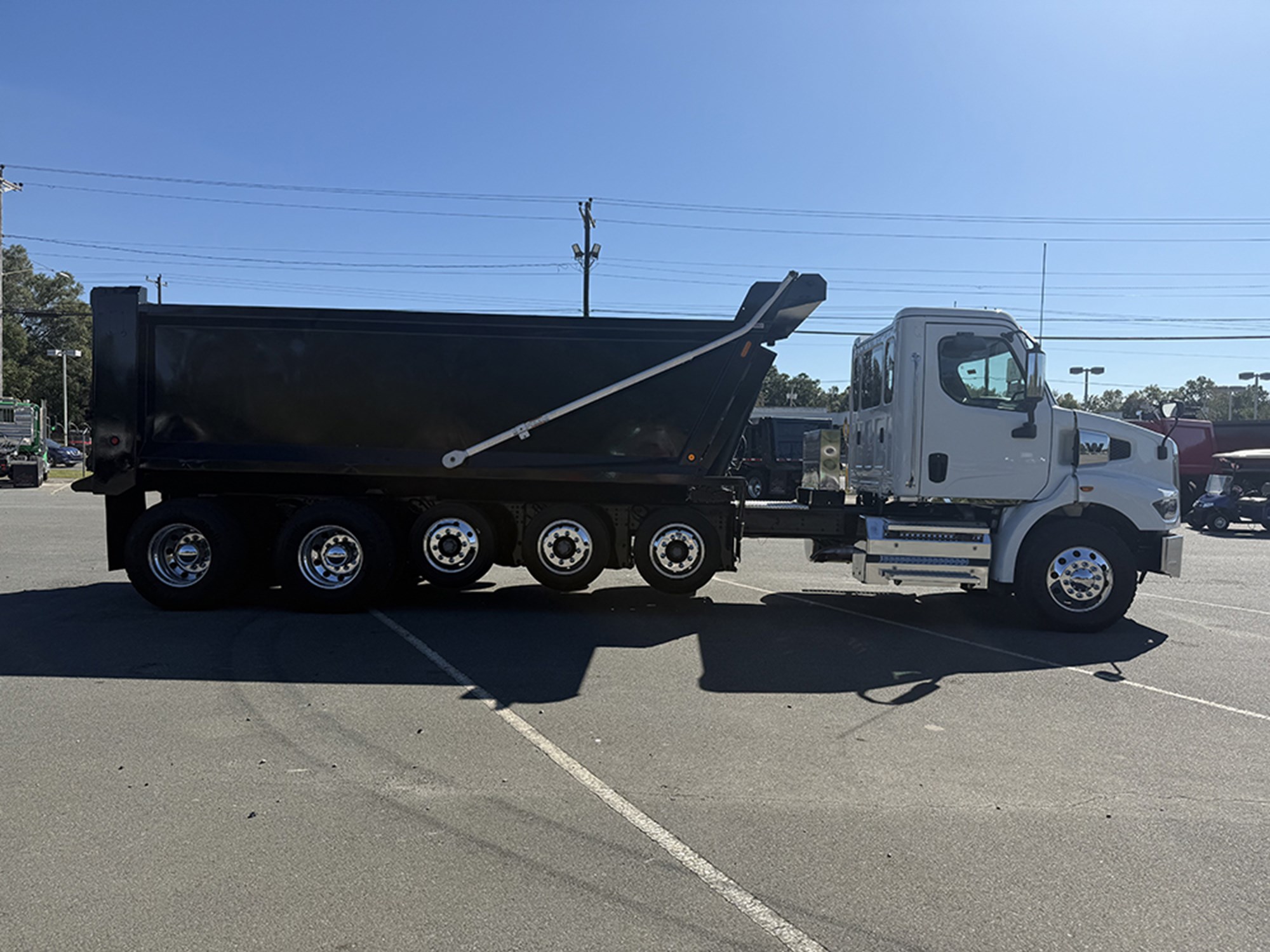 2024 Western Star 47X - image 3 of 6