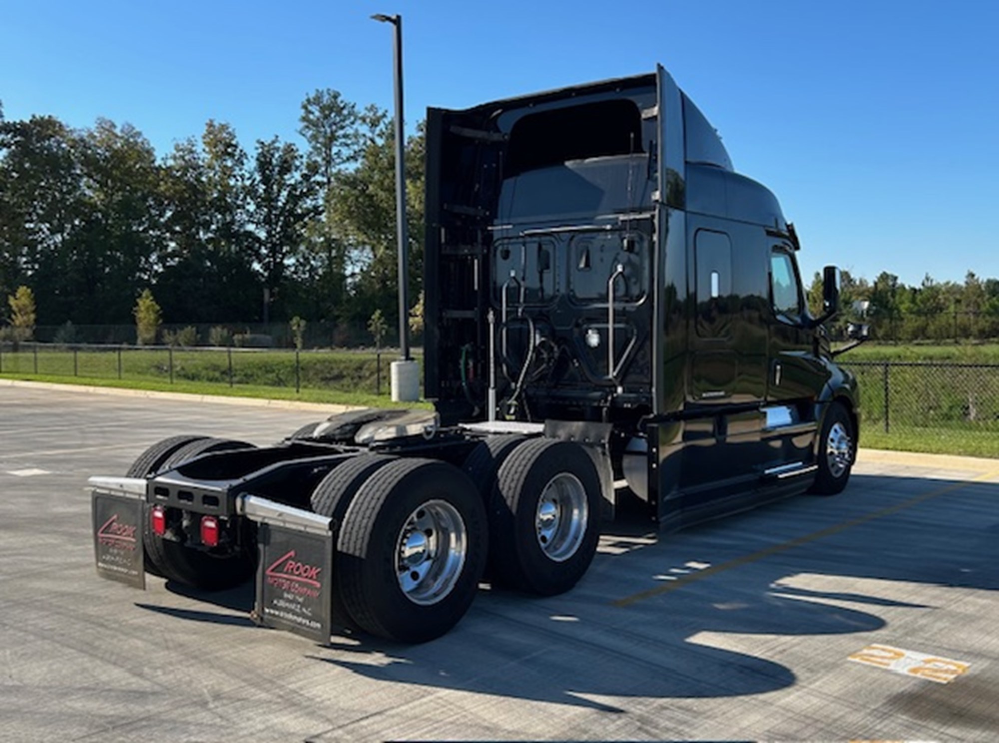 2020 Freightliner Cascadia 126 - image 6 of 6