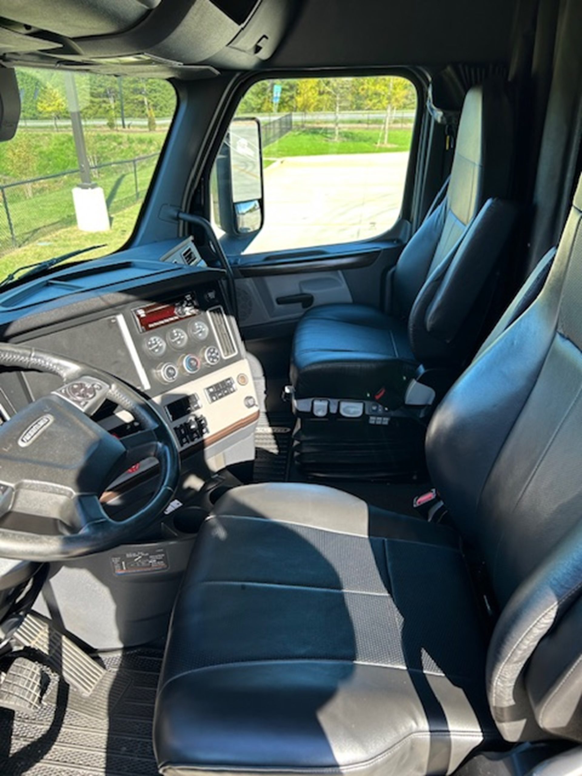 2020 Freightliner Cascadia 126 1760042510596 2020 Freightliner Cascadia 126 1760042510596