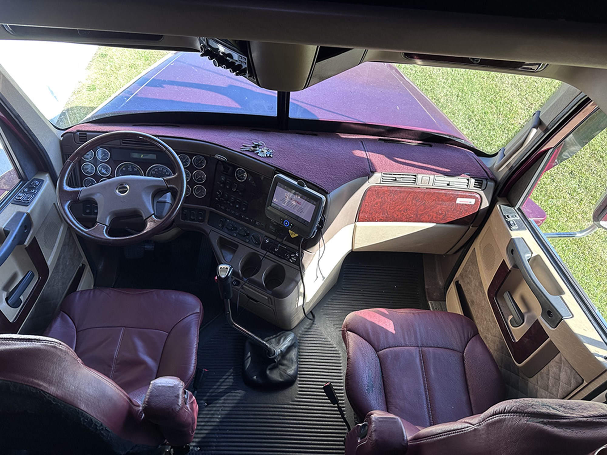 2016 Freightliner CC132 Coronado 1761834958258 2016 Freightliner CC132 Coronado 1761834958258