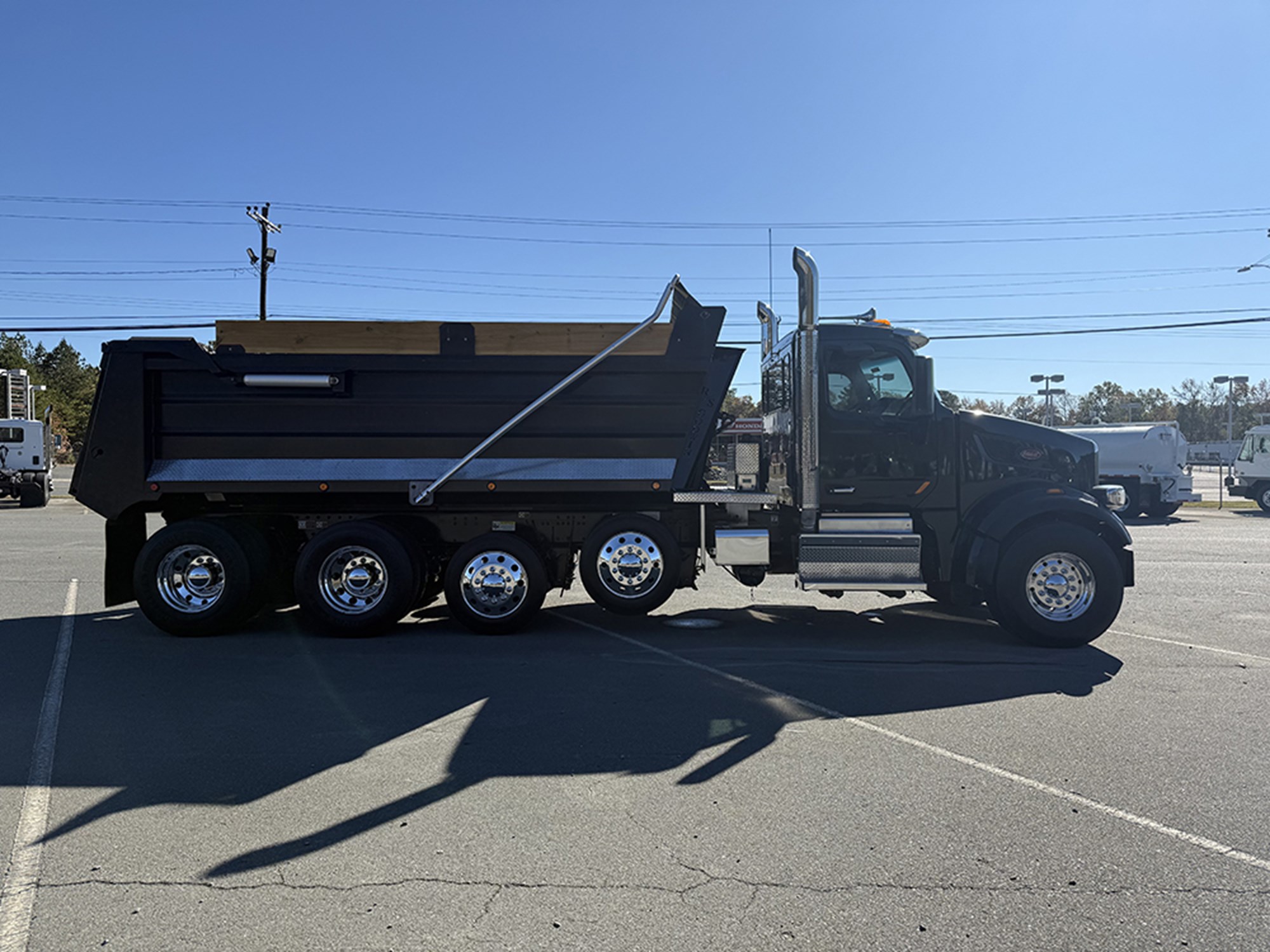 2019 Peterbilt 567 2019 Peterbilt 567 - image 3 of 6