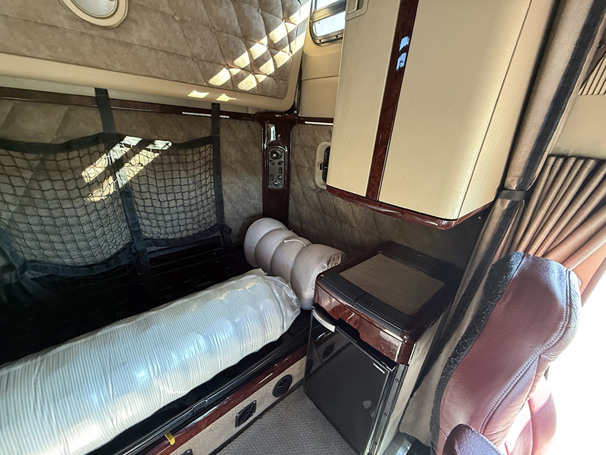 2016 Freightliner CC132 Coronado 1761924114587 2016 Freightliner CC132 Coronado 1761924114587