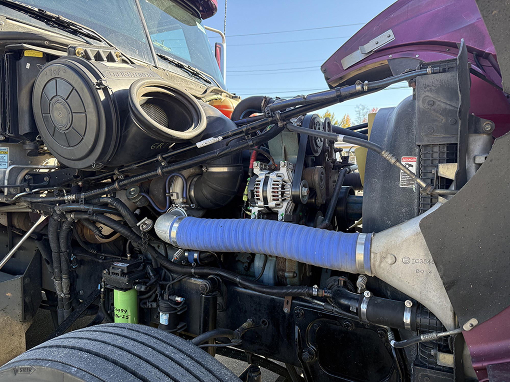 2016 Freightliner CC132 Coronado 1761924115163 2016 Freightliner CC132 Coronado 1761924115163