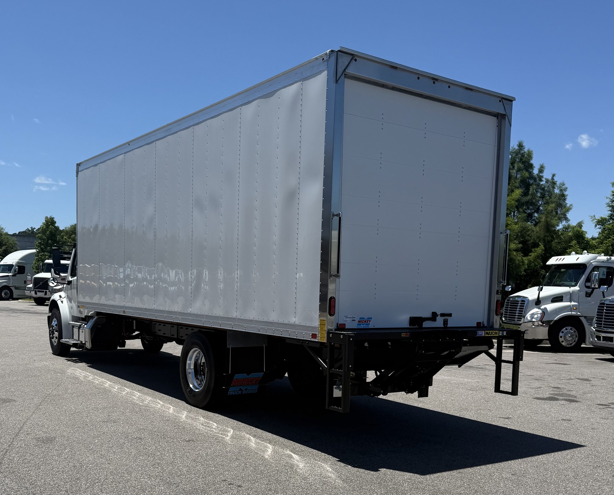 2026 Freightliner M2106 - image 3 of 6