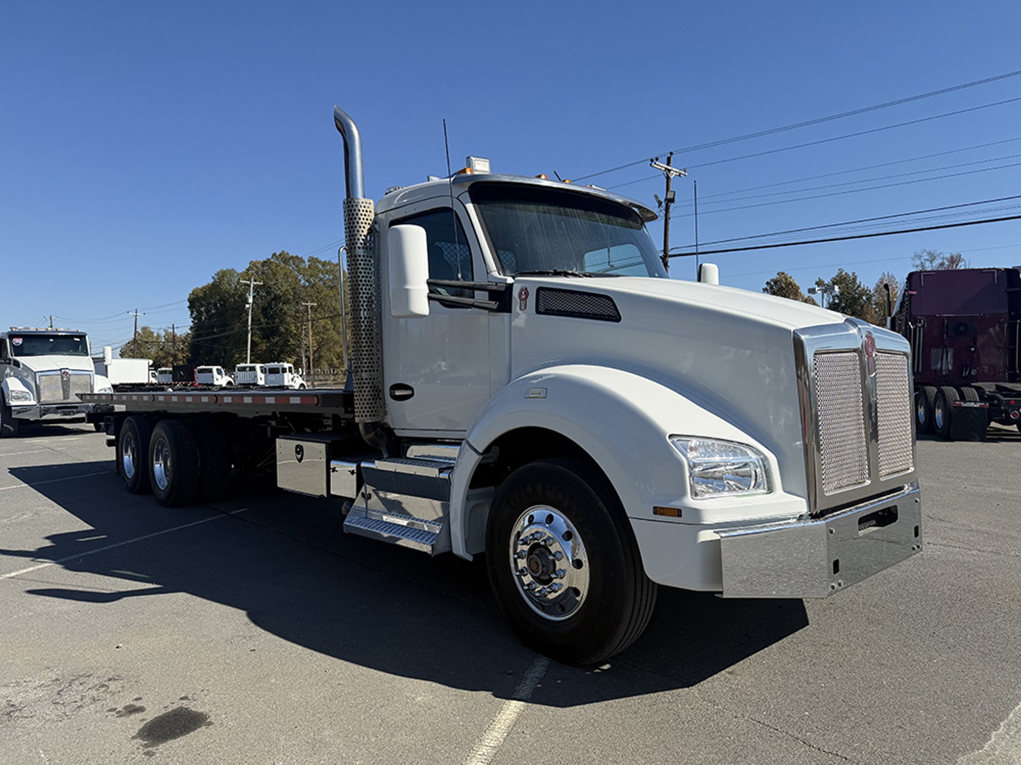 2017 Kenworth T880 2017 Kenworth T880 - image 2 of 6