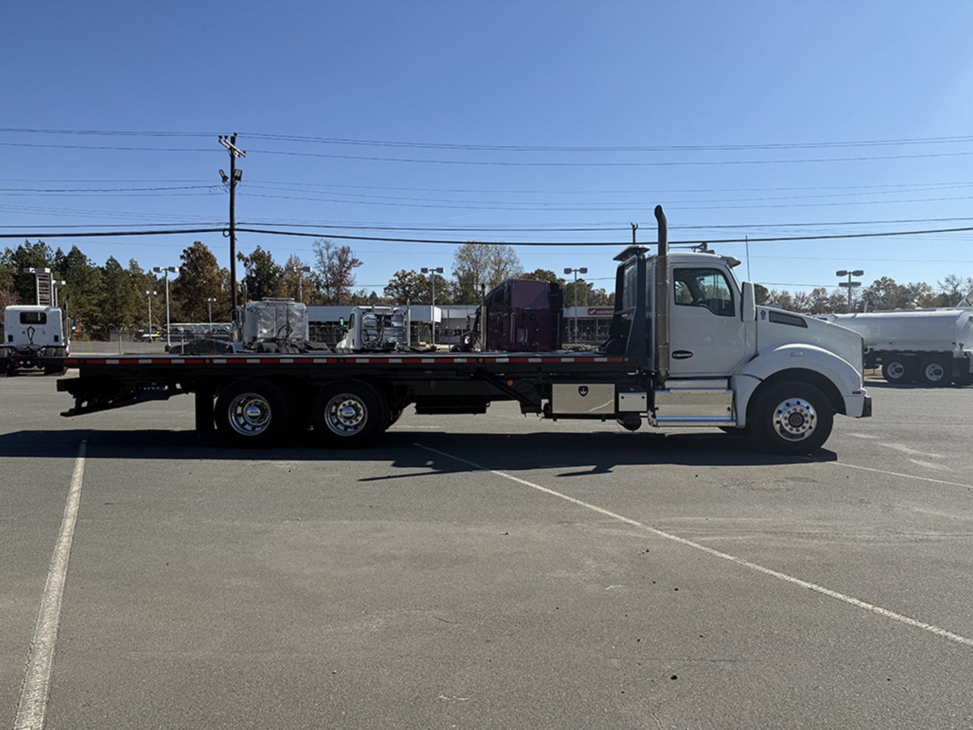 2017 Kenworth T880 2017 Kenworth T880 - image 3 of 6