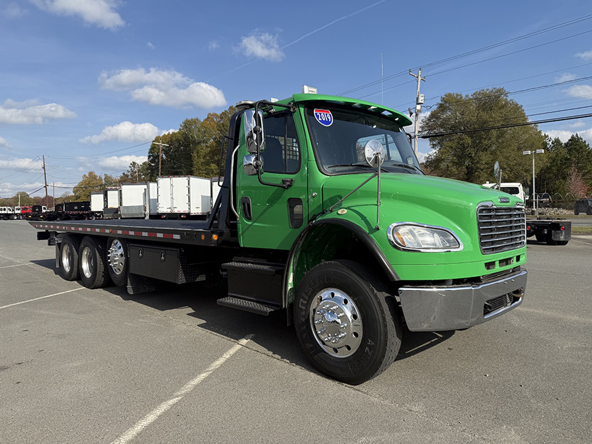 2019 Freightliner M2 106 2019 Freightliner M2 106 - image 2 of 6