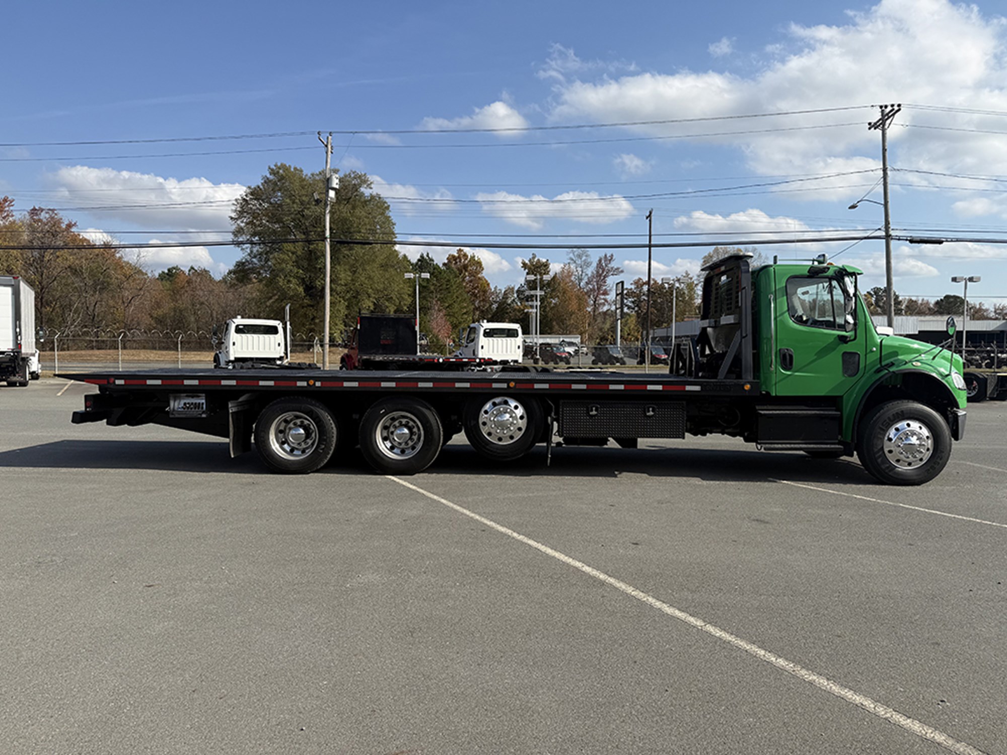 2019 Freightliner M2 106 2019 Freightliner M2 106 - image 3 of 6