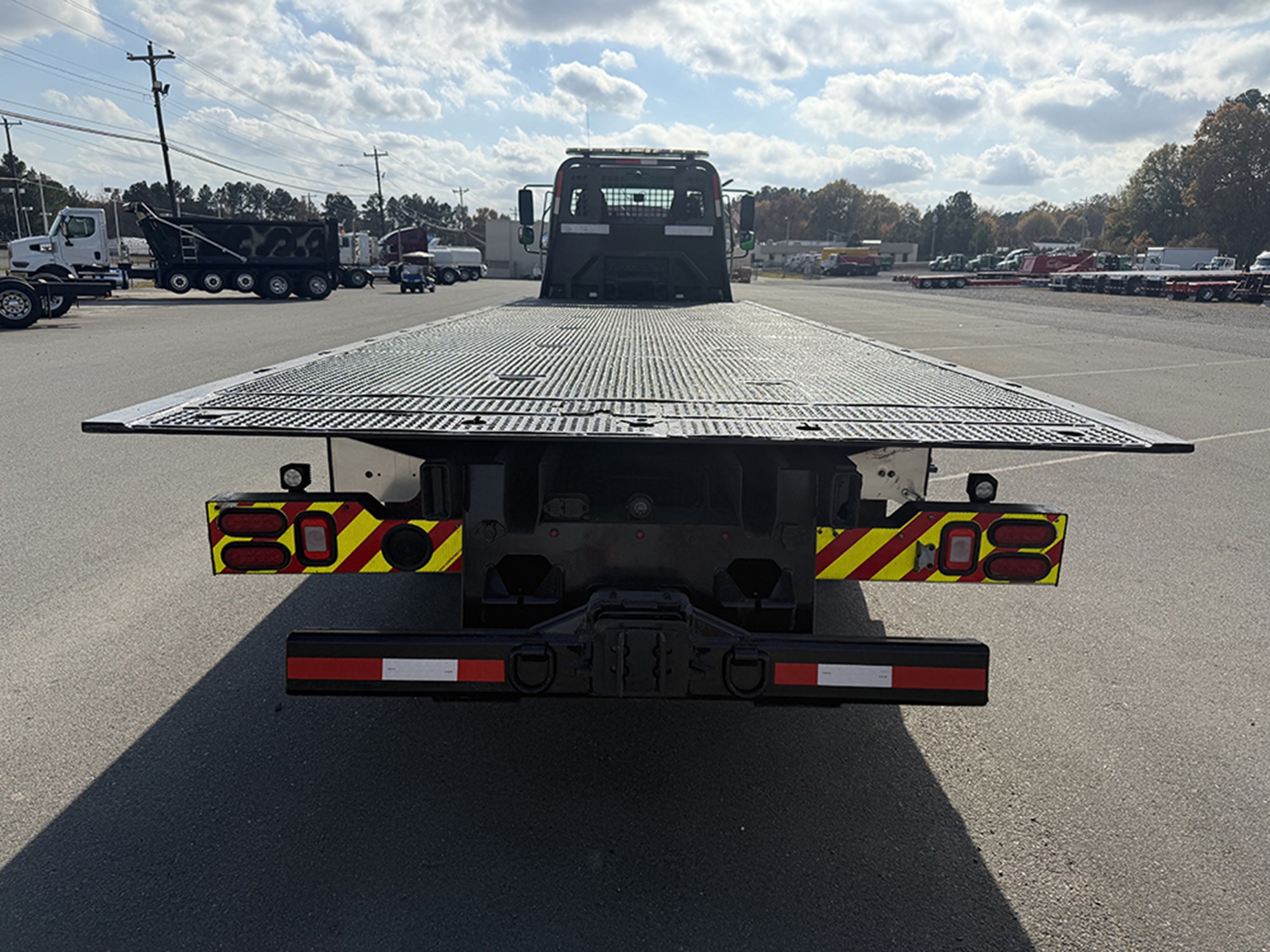2019 Freightliner M2 106 2019 Freightliner M2 106 - image 5 of 6