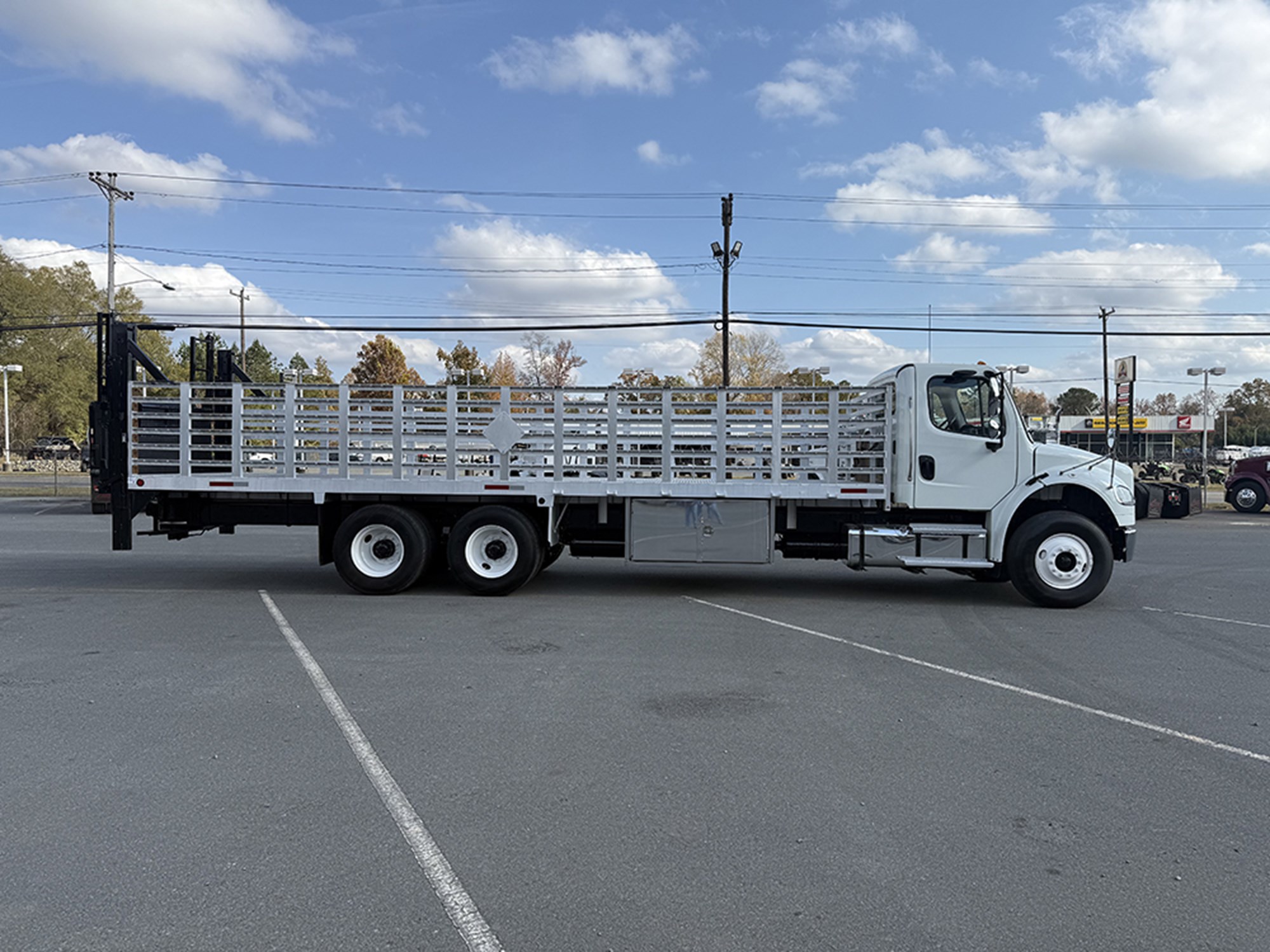 2020 Freightliner M2 2020 Freightliner M2 - image 3 of 6