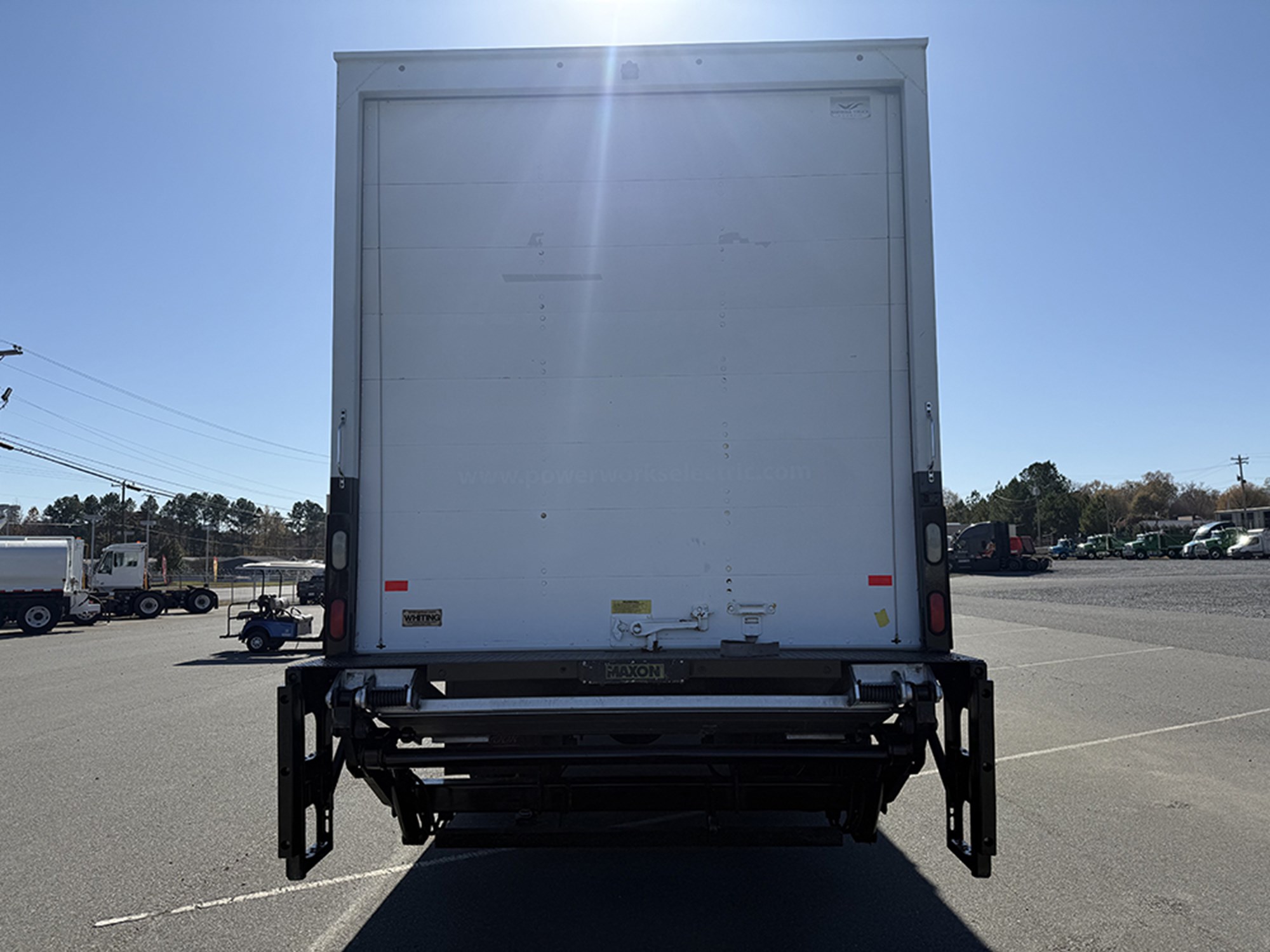 2017 International 4300 2017 International 4300 - image 5 of 6