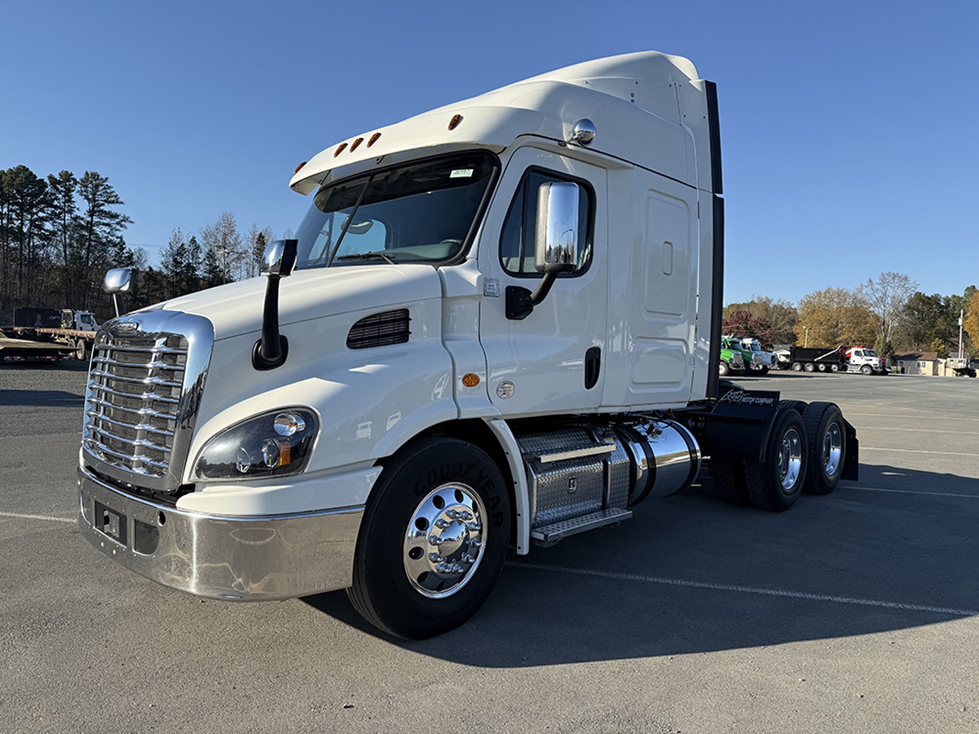 2019 Freightliner Cascadia 113 2019 Freightliner Cascadia 113 - image 1 of 6