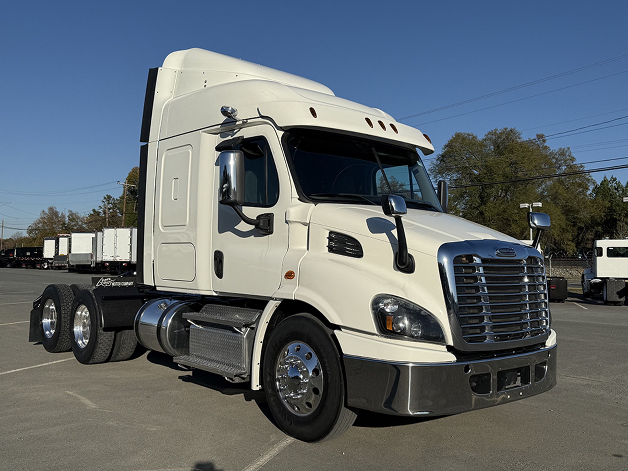 2019 Freightliner Cascadia 113 2019 Freightliner Cascadia 113 - image 2 of 6