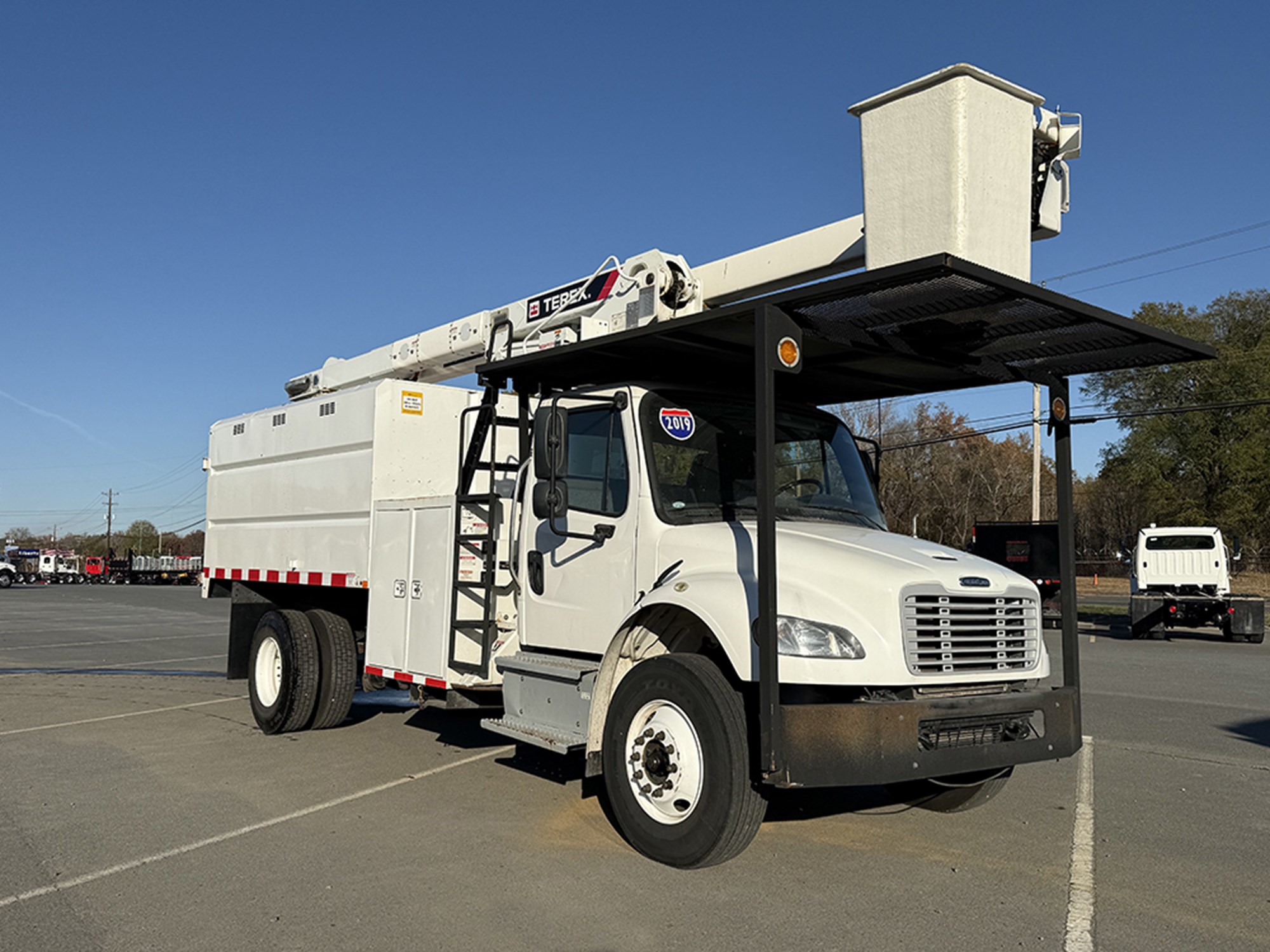 2019 Freightliner M2106 2019 Freightliner M2106 - image 2 of 2