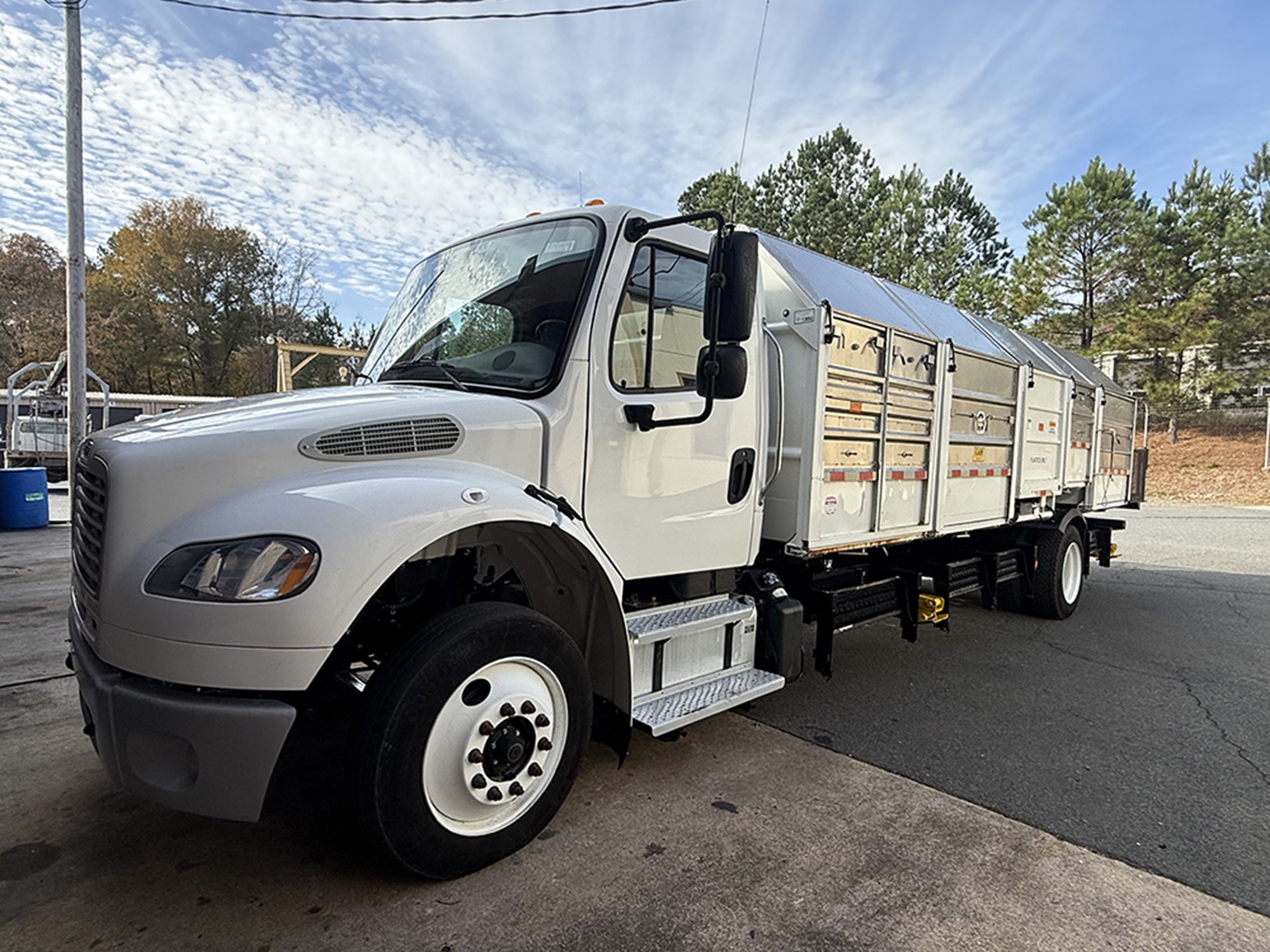 2020 Freightliner M2106 2020 Freightliner M2106 - image 1 of 2