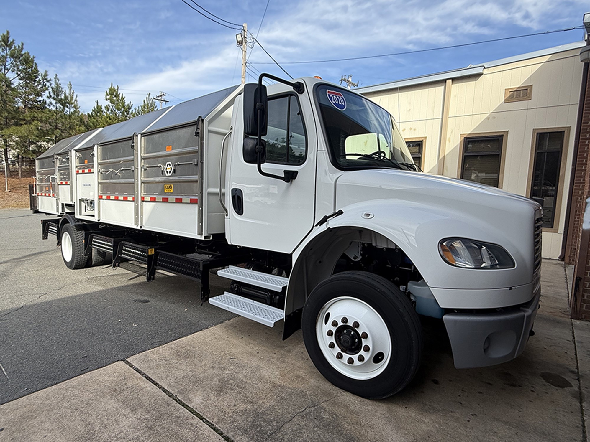 2020 Freightliner M2106 2020 Freightliner M2106 - image 2 of 2