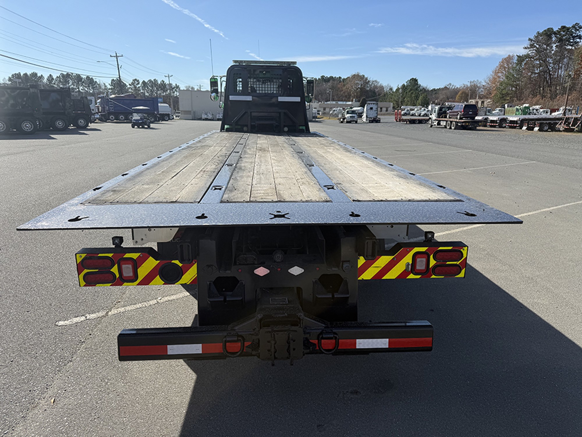 2019 Peterbilt 348 - image 5 of 6