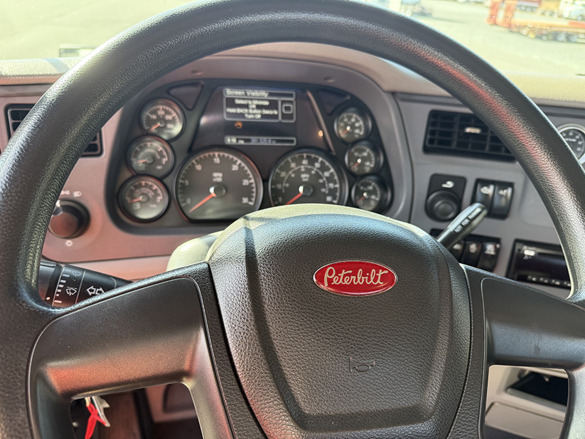 2016 Peterbilt 579 1764002674171 2016 Peterbilt 579 1764002674171