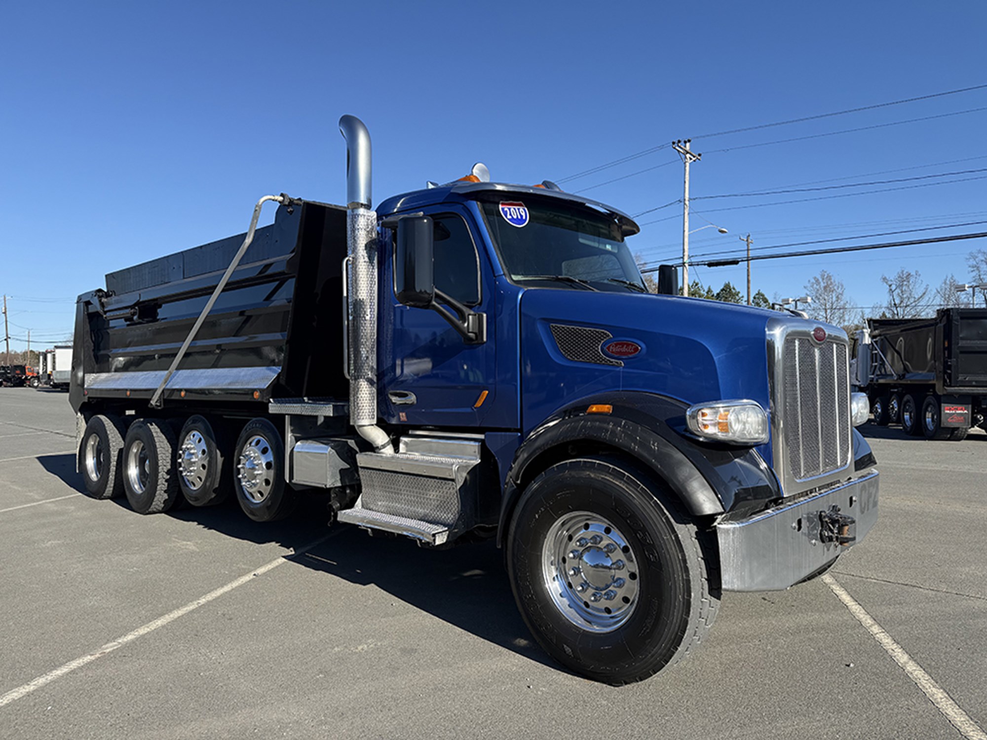 2019 Peterbilt 567 2019 Peterbilt 567 - image 2 of 6