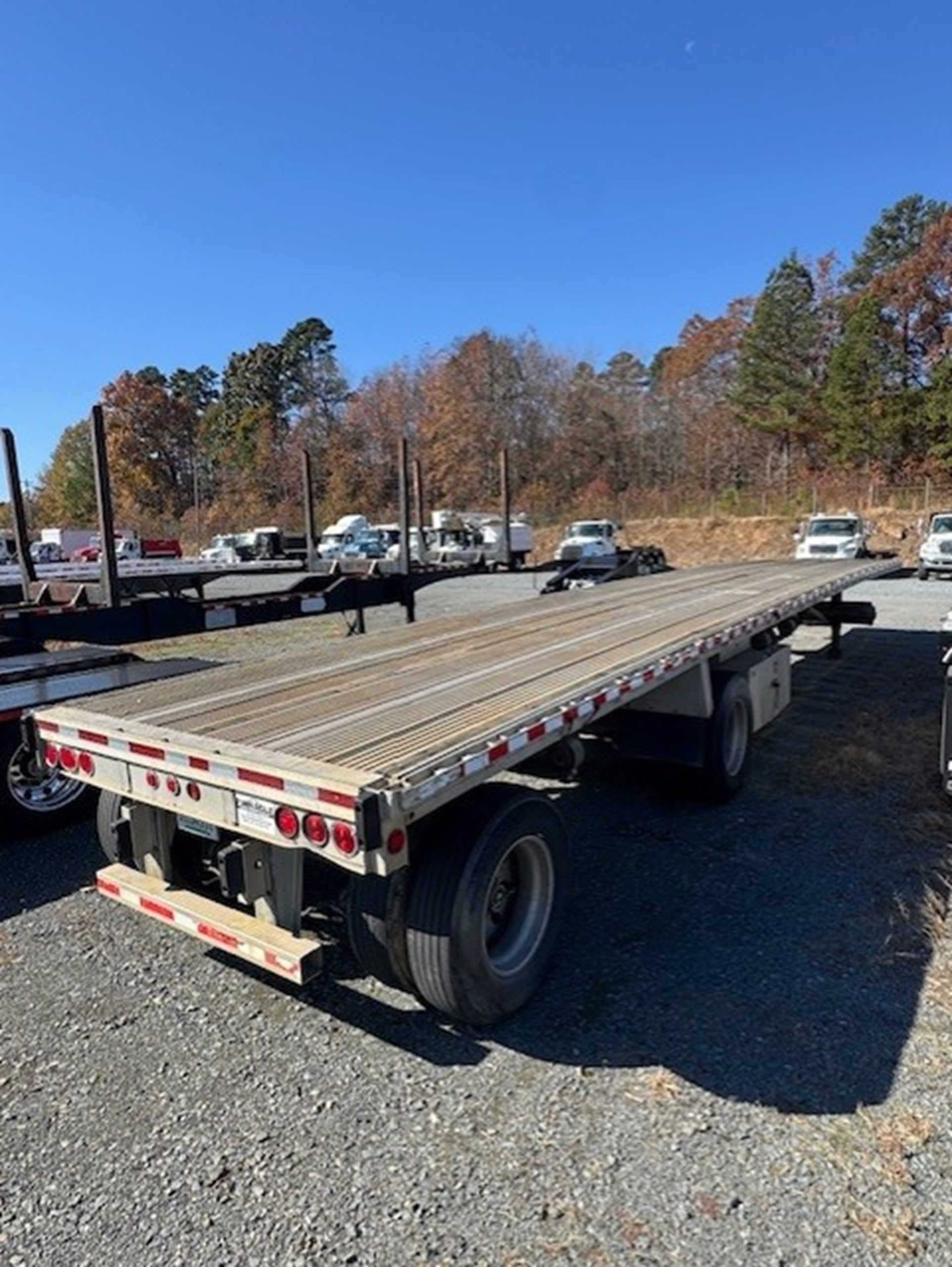 2012 Reitnouer Inc FLATBED - image 2 of 3