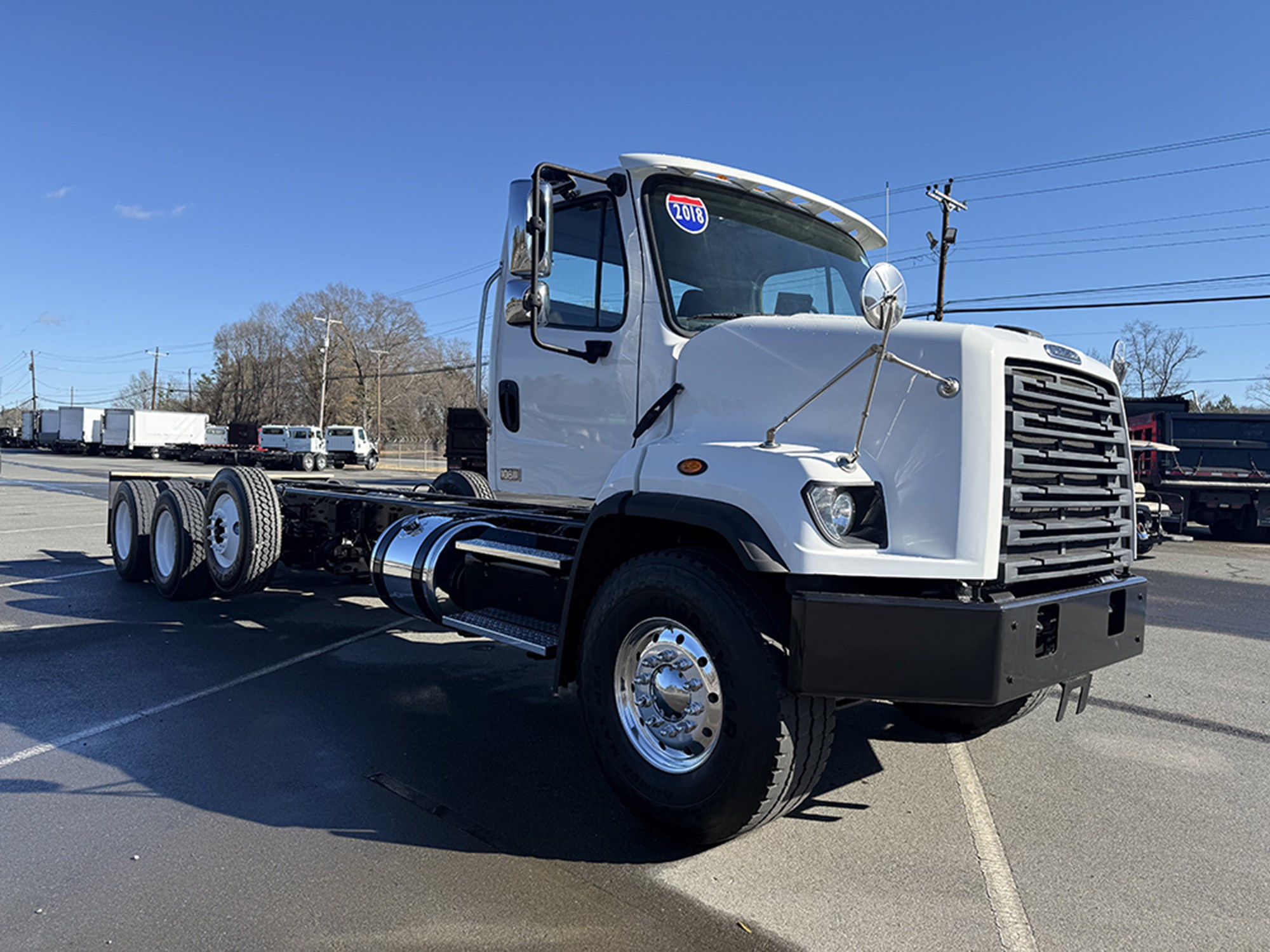 2018 Freightliner 108SD - image 2 of 6