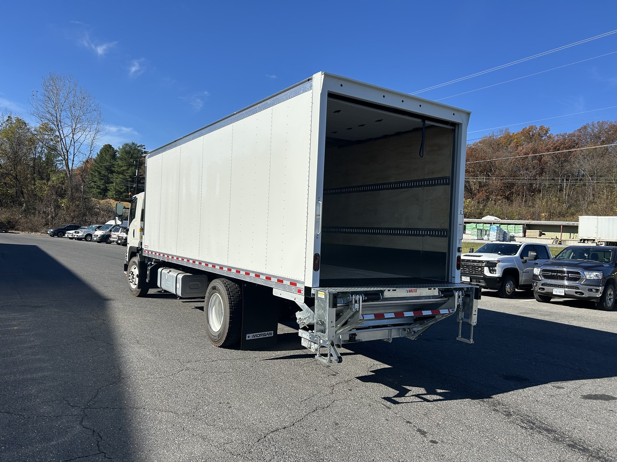 2025 Isuzu FTR 2025 Isuzu FTR - image 3 of 5