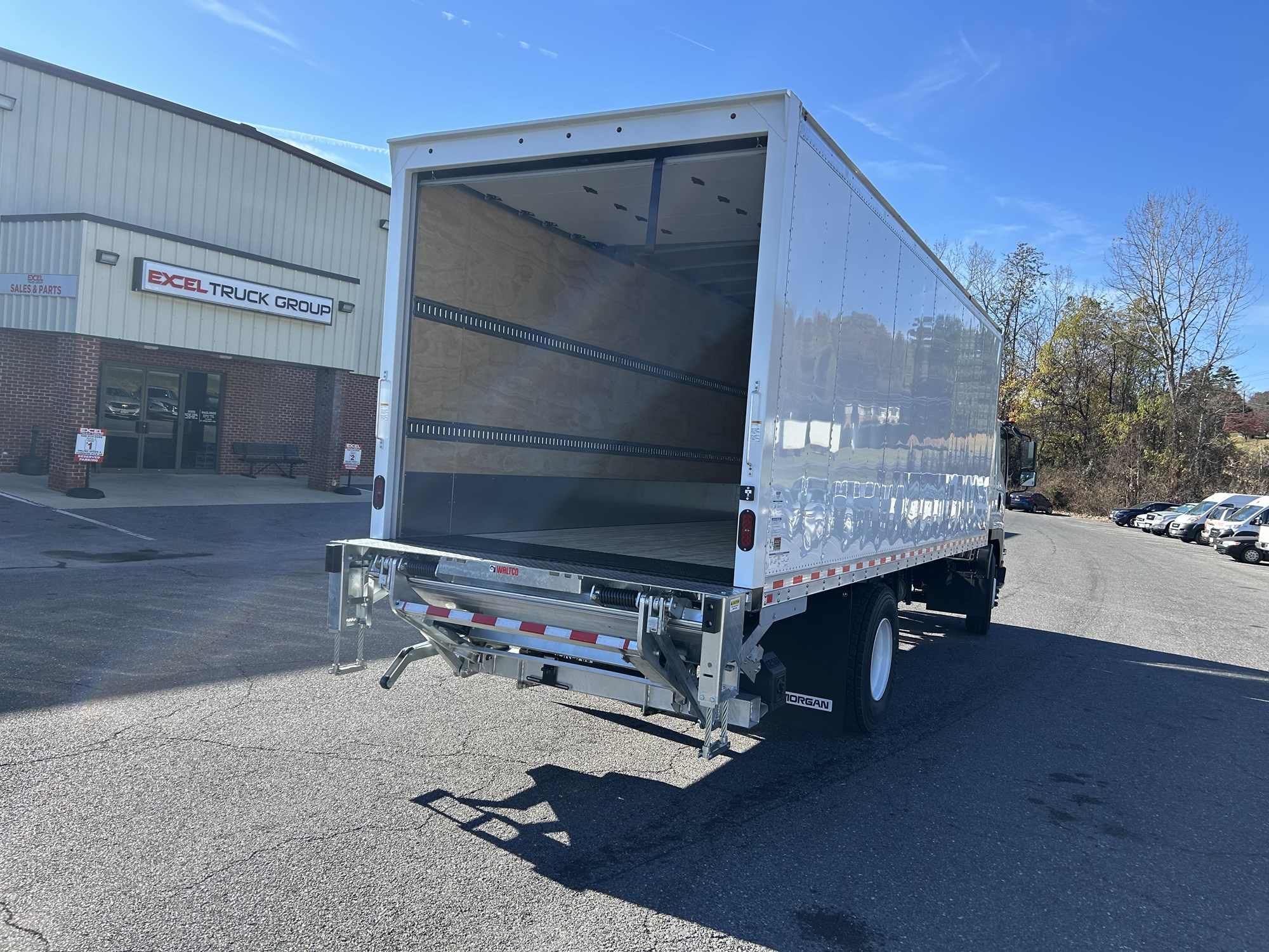 2025 Isuzu FTR 2025 Isuzu FTR - image 4 of 5