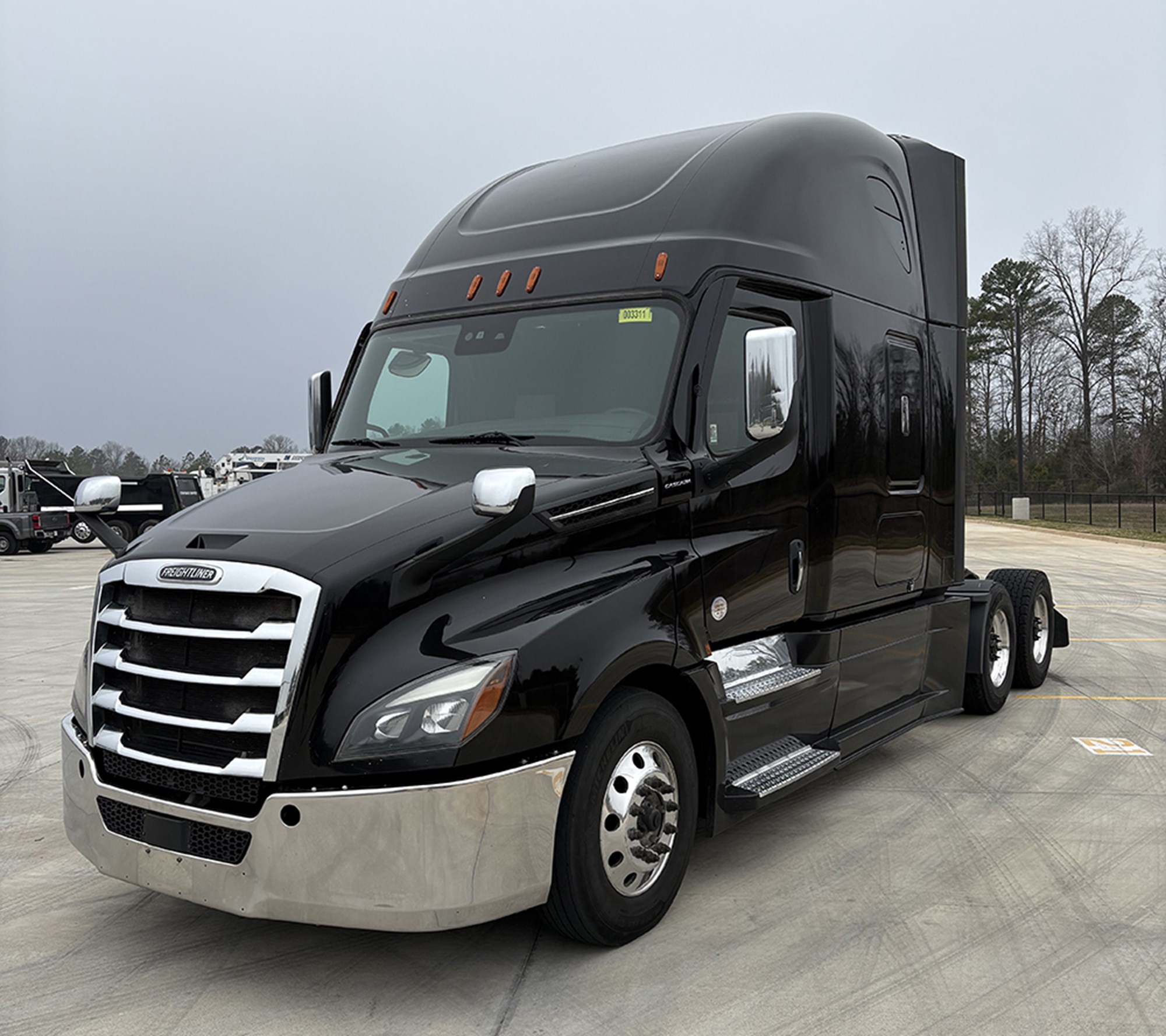 2022 Freightliner Cascadia 126 2022 Freightliner Cascadia 126 - image 1 of 6
