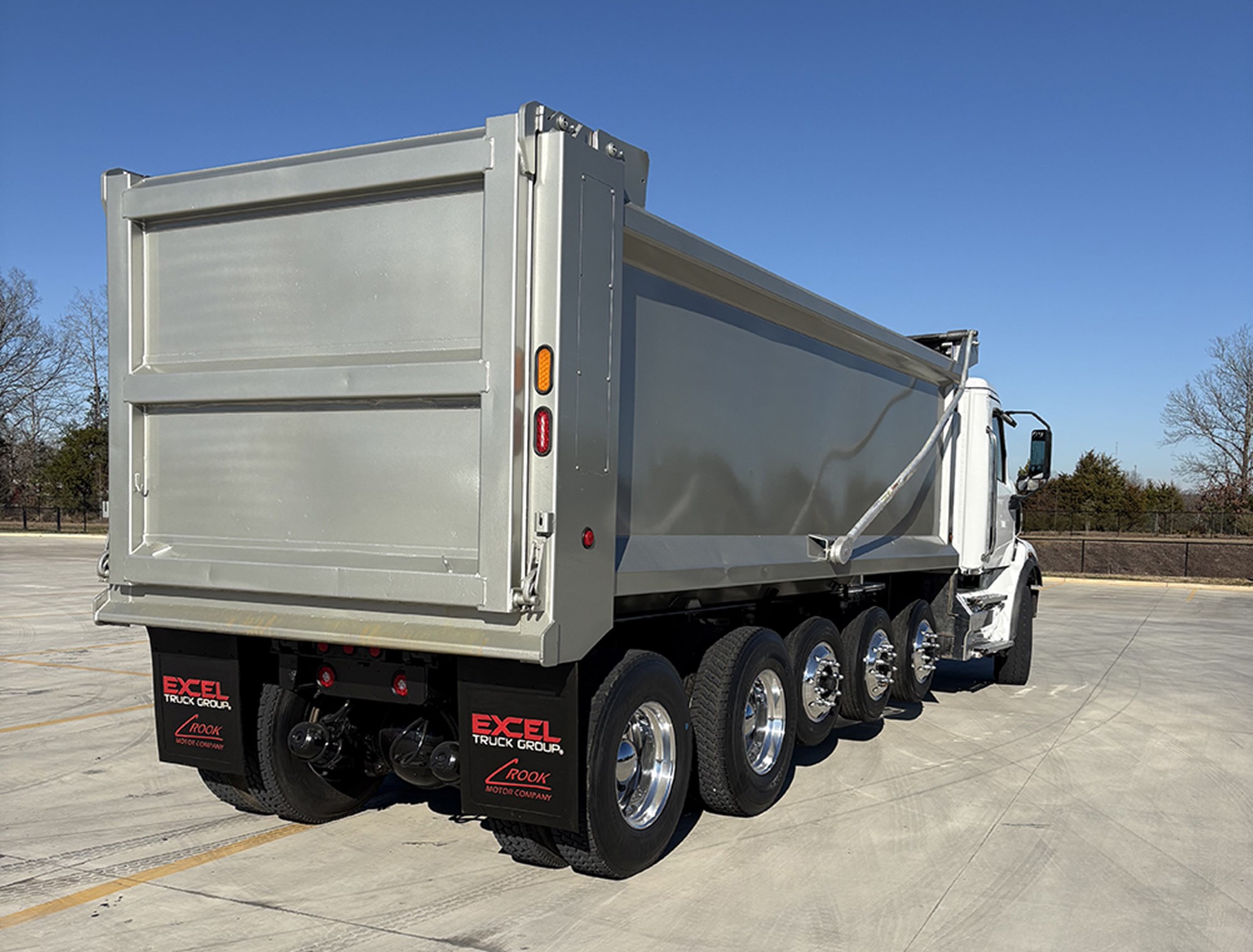 2024 Western Star 47X 2024 Western Star 47X - image 4 of 6