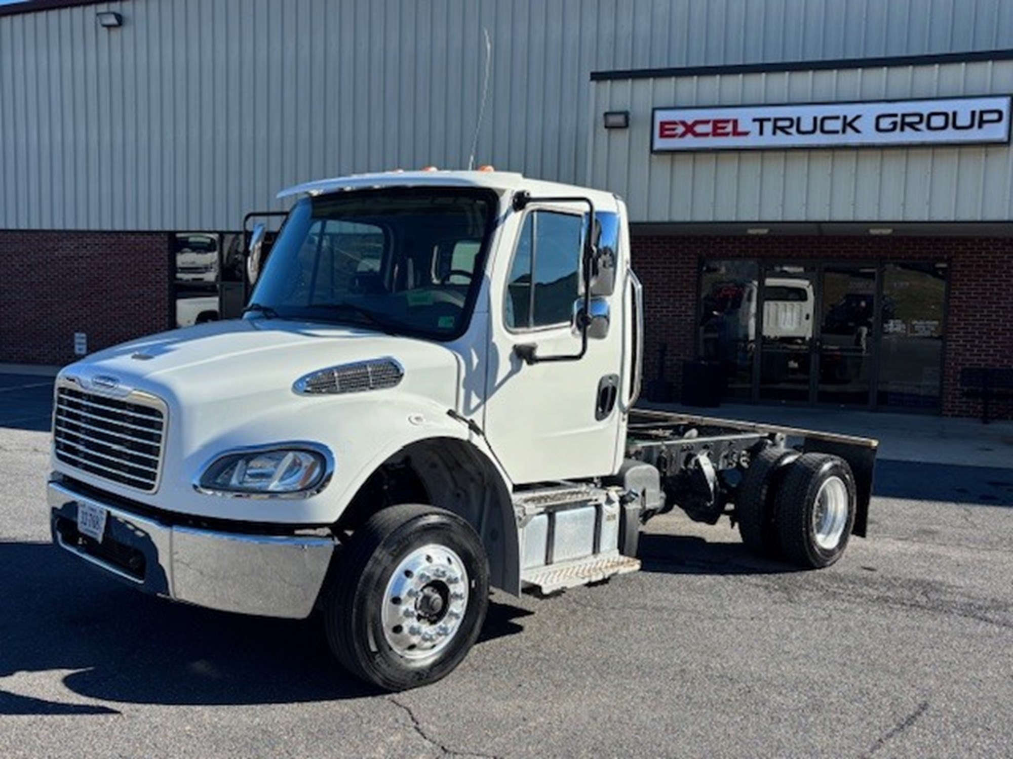 2016 FREIGHTLINER M2 2016 FREIGHTLINER M2 - image 1 of 6
