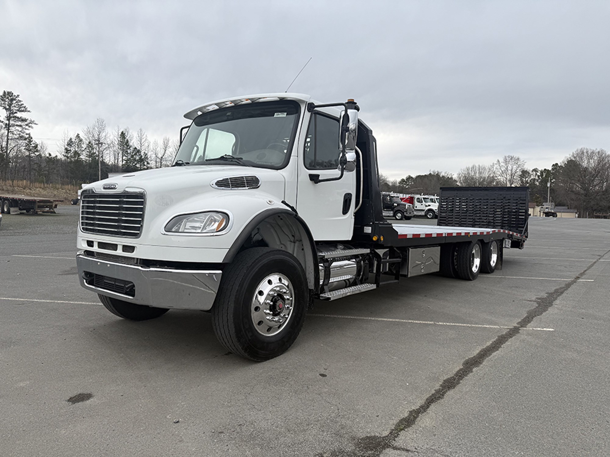 2021 Freightliner M2106 2021 Freightliner M2106 - image 1 of 6