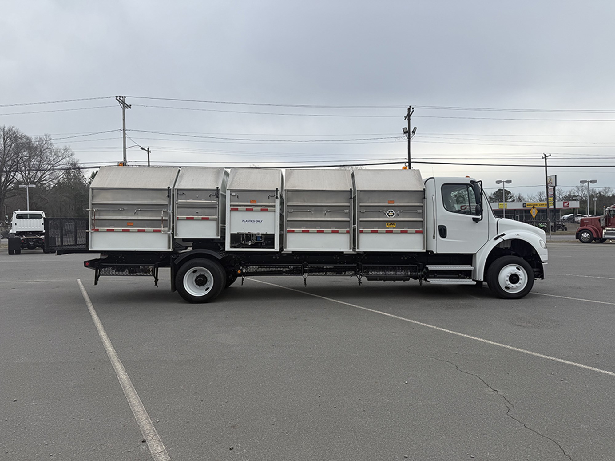 2020 Freightliner M2106 2020 Freightliner M2106 - image 3 of 6