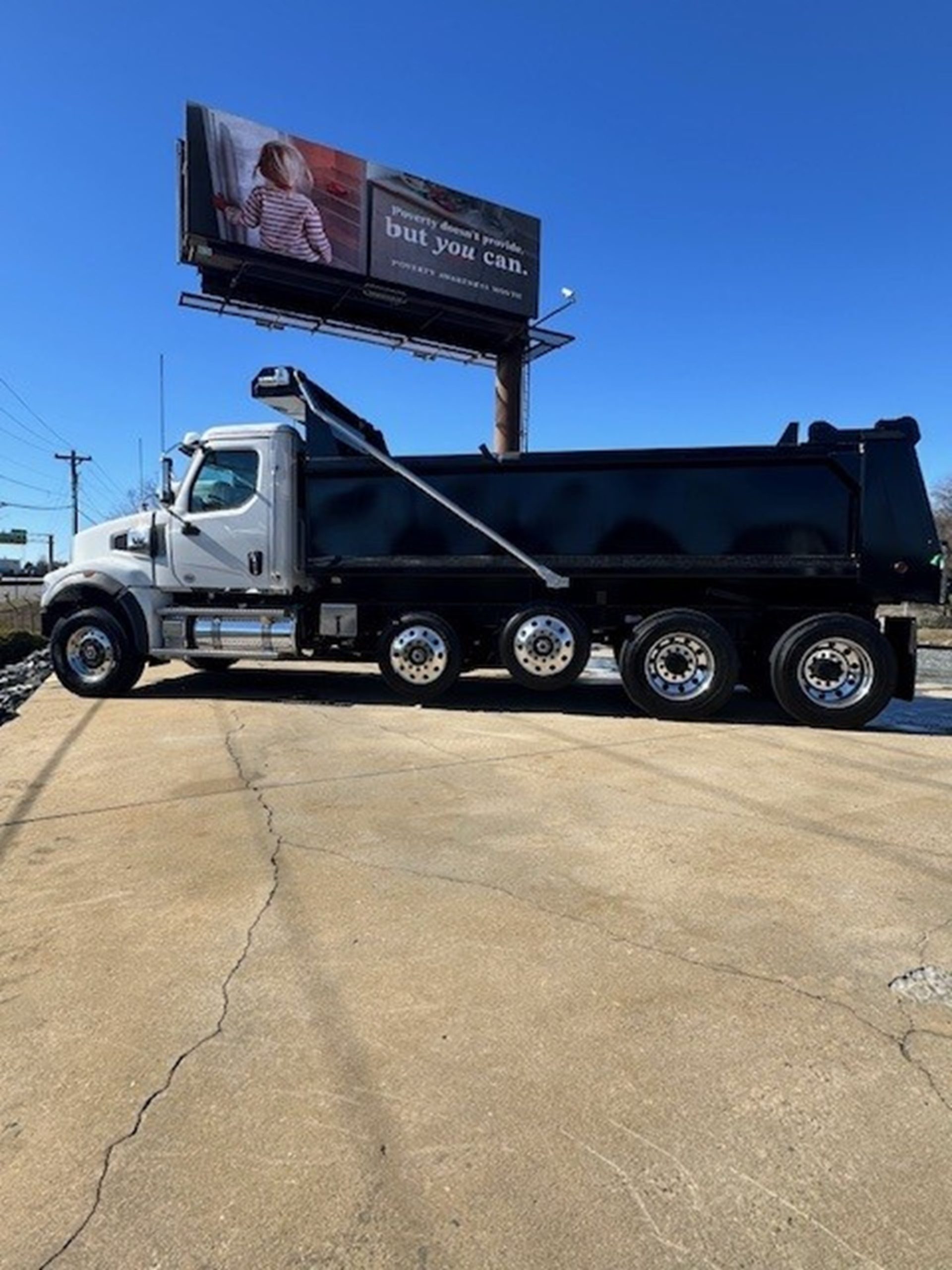 2026 Western Star 49X 2026 Western Star 49X - image 2 of 3