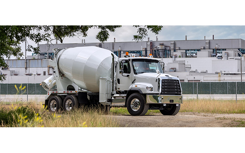 Freightliner 114SD Plus Freightliner 114SD Plus - image 6 of 6