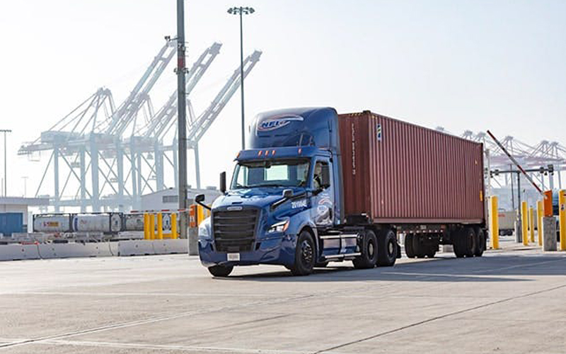 Freightliner eM2 Freightliner eM2 - image 6 of 6