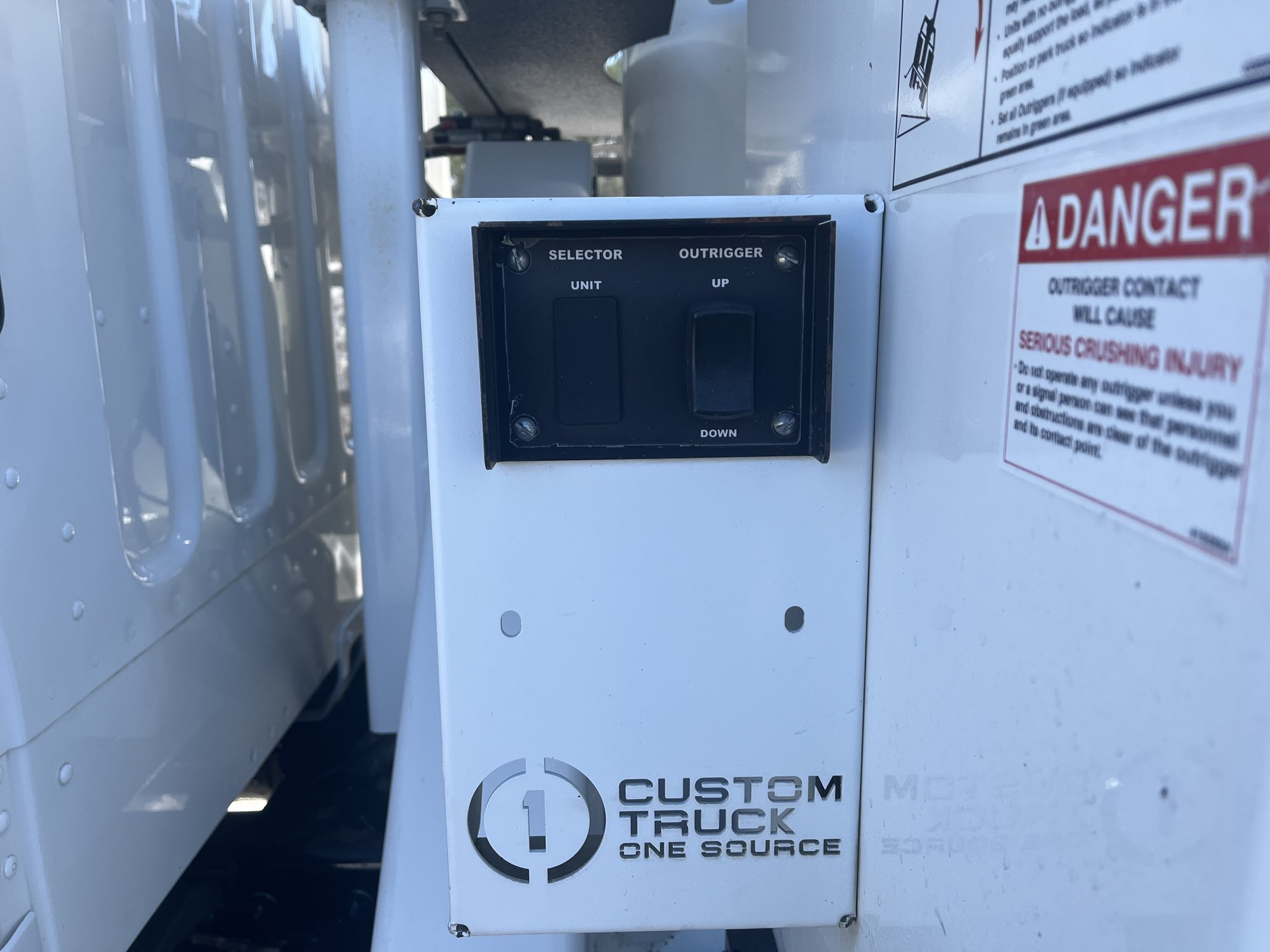 2019 Freightliner M2106 2019 Freightliner M2106 - image 3 of 6