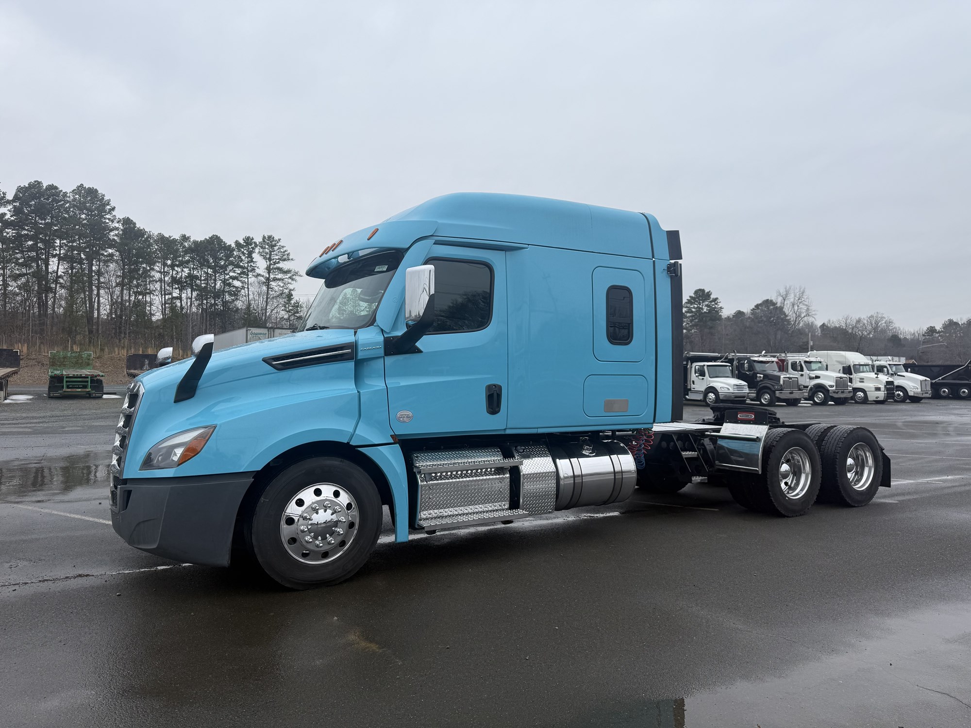 2020 Freightliner Cascadia 126 2020 Freightliner Cascadia 126 - image 1 of 6