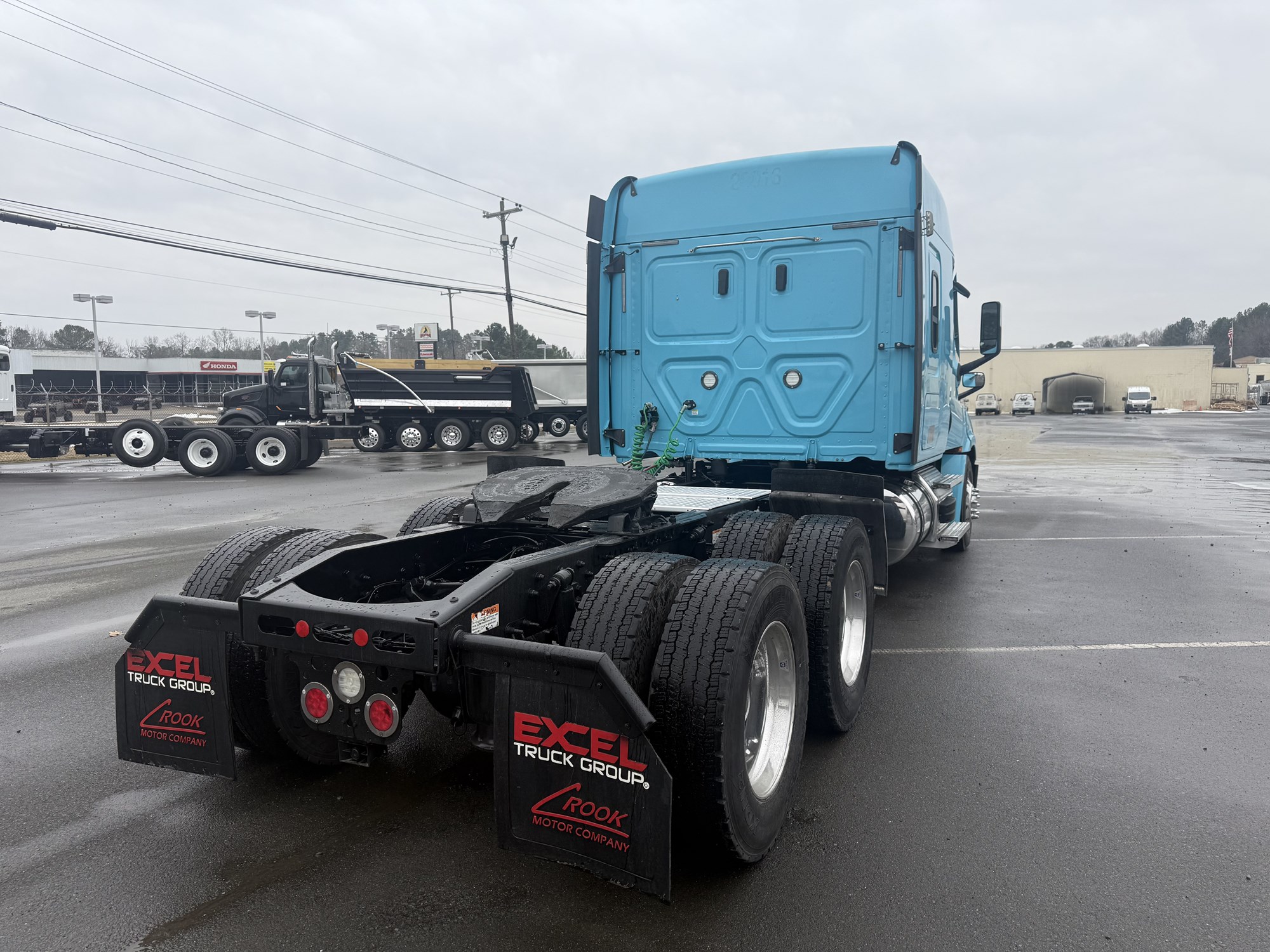 2020 Freightliner Cascadia 126 2020 Freightliner Cascadia 126 - image 4 of 6