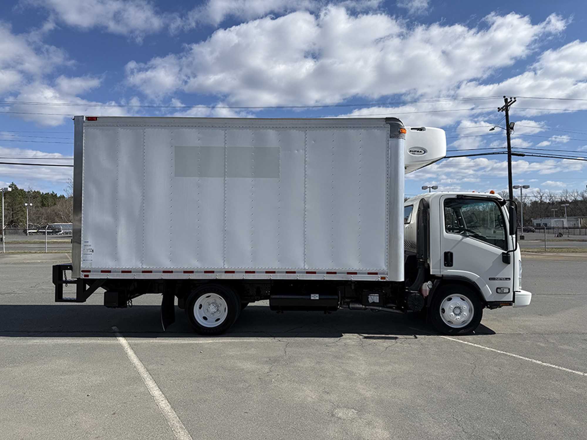 2018 Isuzu NPR-HD 2018 Isuzu NPR-HD - image 3 of 6