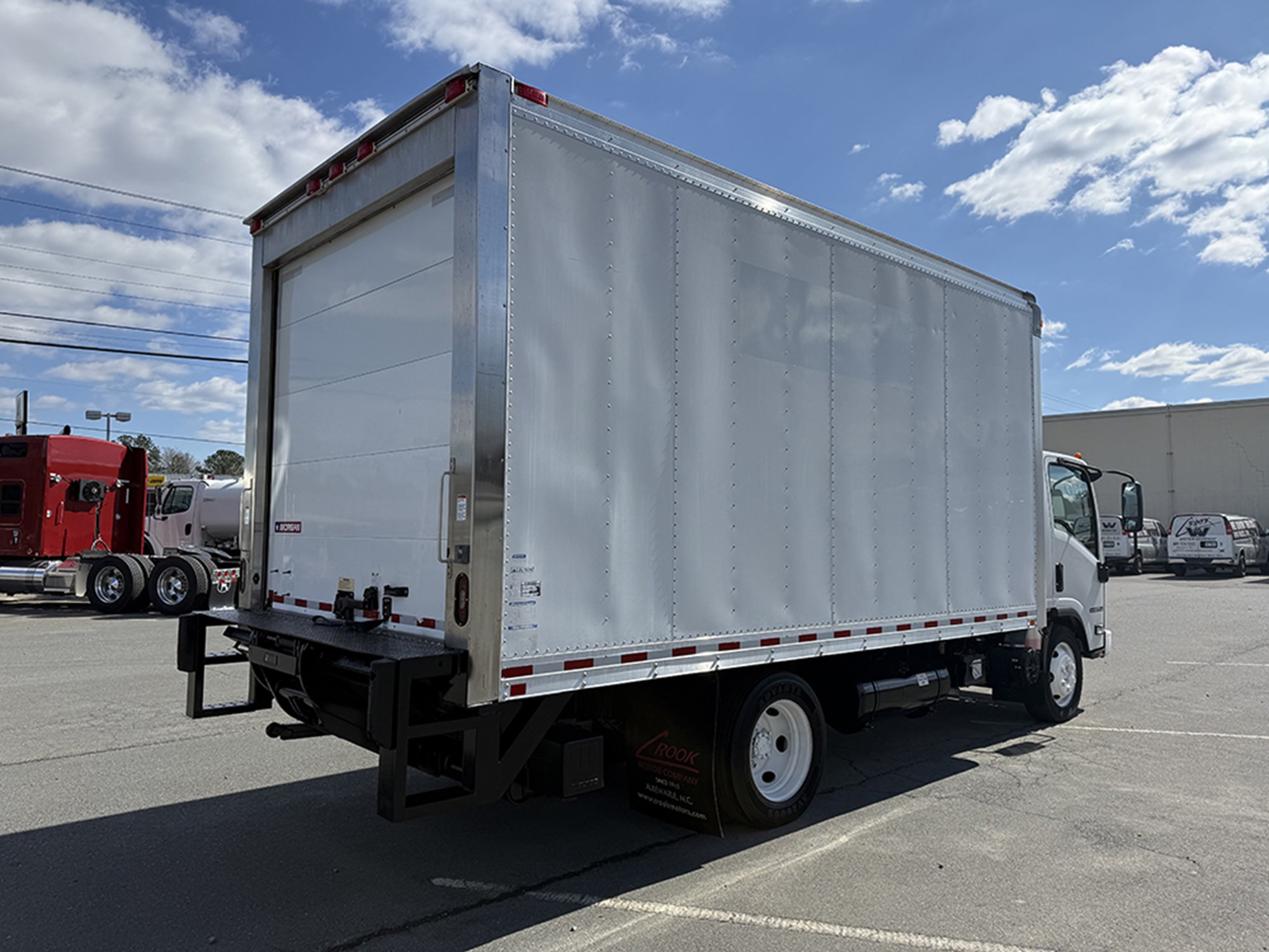 2018 Isuzu NPR-HD 2018 Isuzu NPR-HD - image 4 of 6