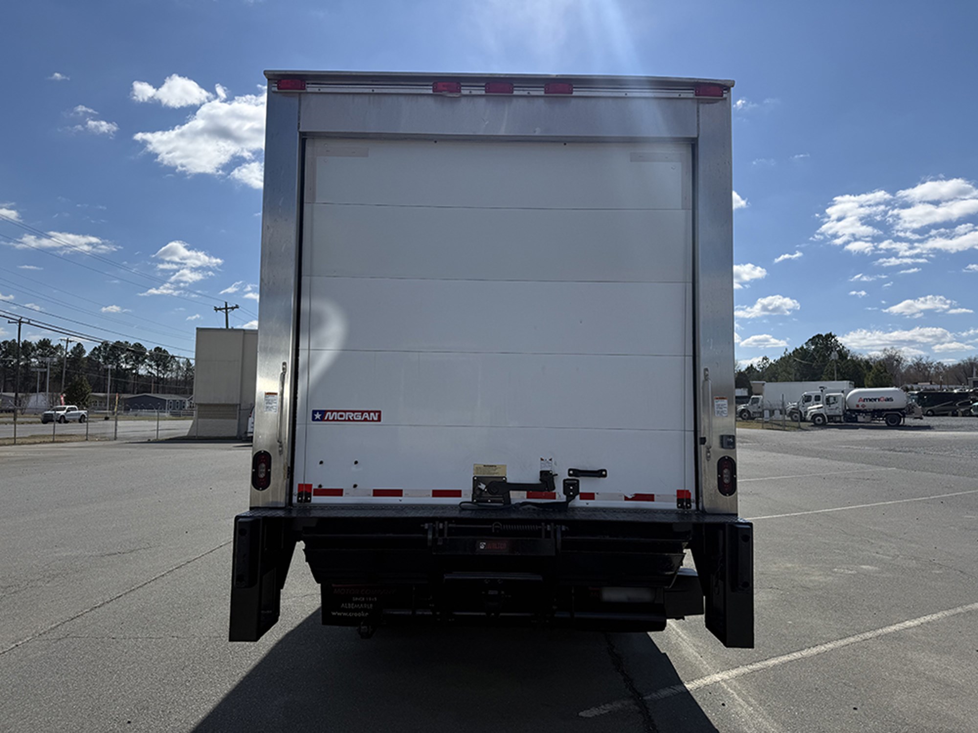 2018 Isuzu NPR-HD 2018 Isuzu NPR-HD - image 5 of 6