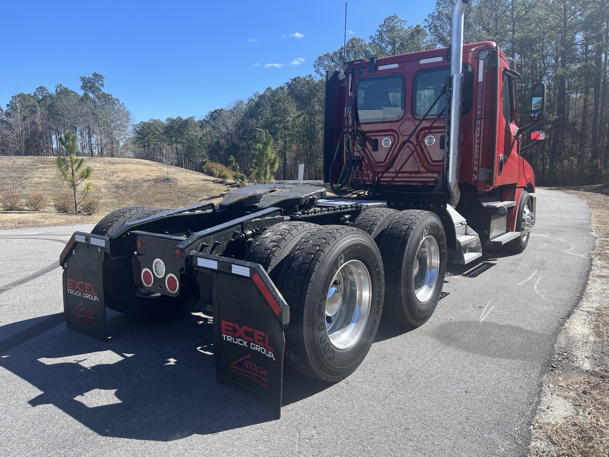 2021 Freightliner Cascadia 126 2021 Freightliner Cascadia 126 - image 5 of 6
